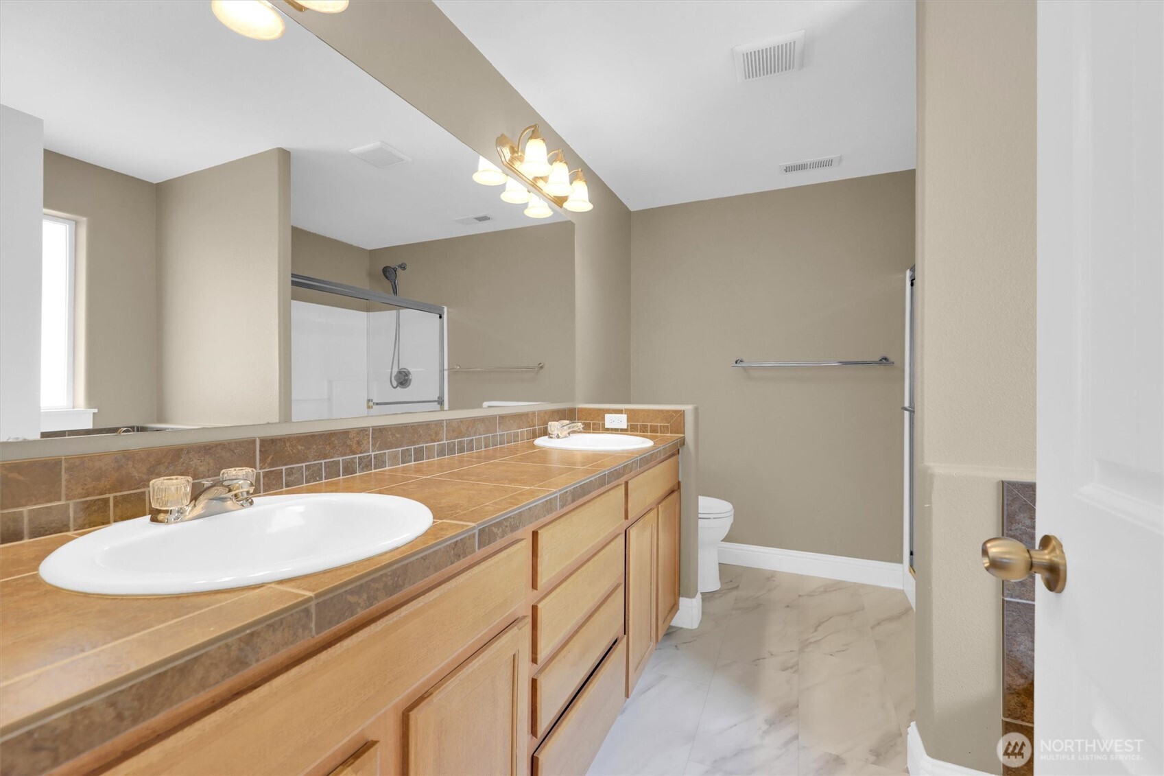 Puyallup, Washington, 98375, United States, 4 Bedrooms Bedrooms, ,3 BathroomsBathrooms,Residential,For Sale,1983972