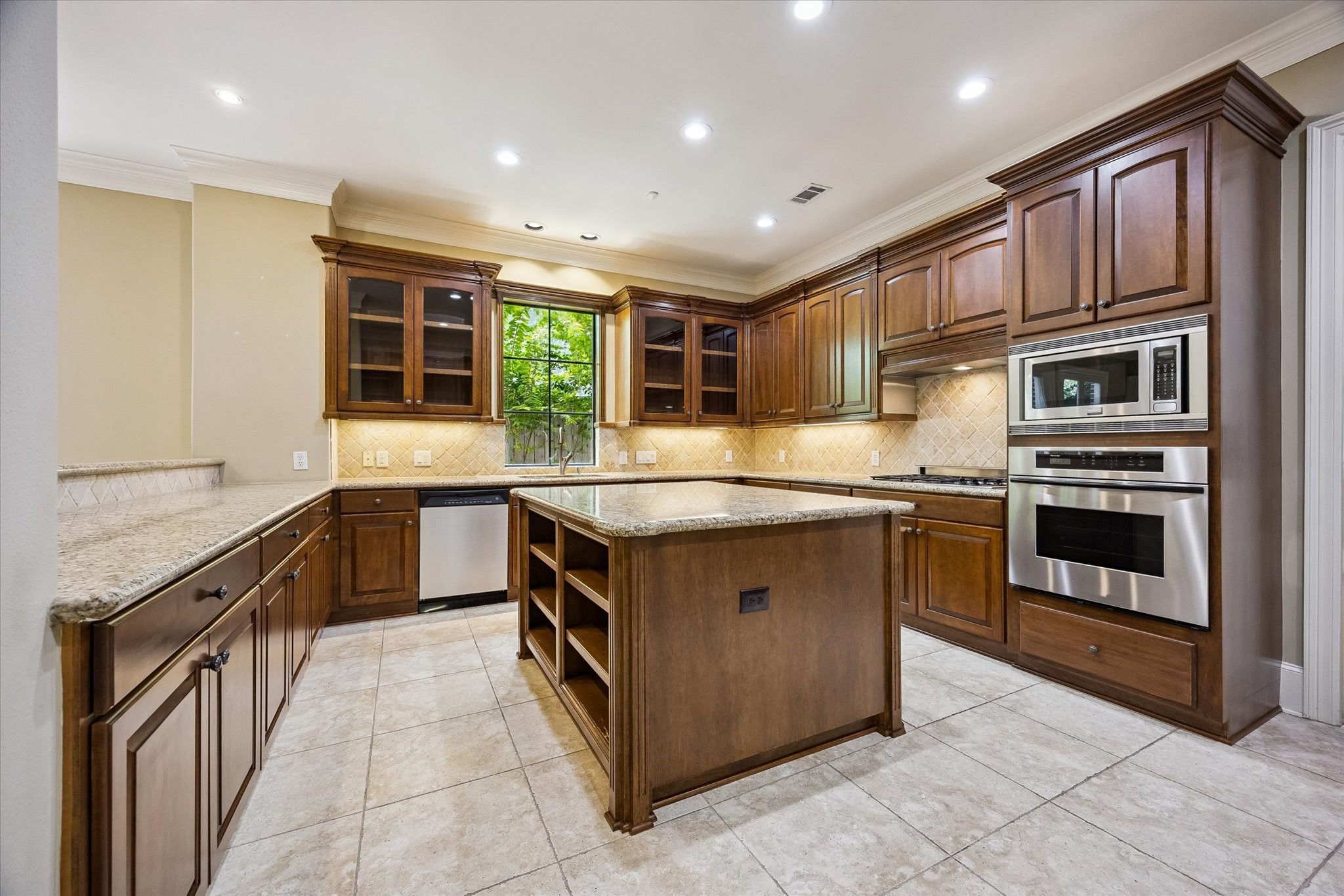  28 Hackberry Lane C - 物件實景