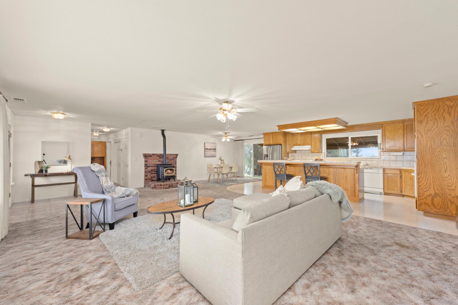 Shingle Springs, California, 95682, United States, 3 Bedrooms Bedrooms, ,3 BathroomsBathrooms,Residential,For Sale,1997420