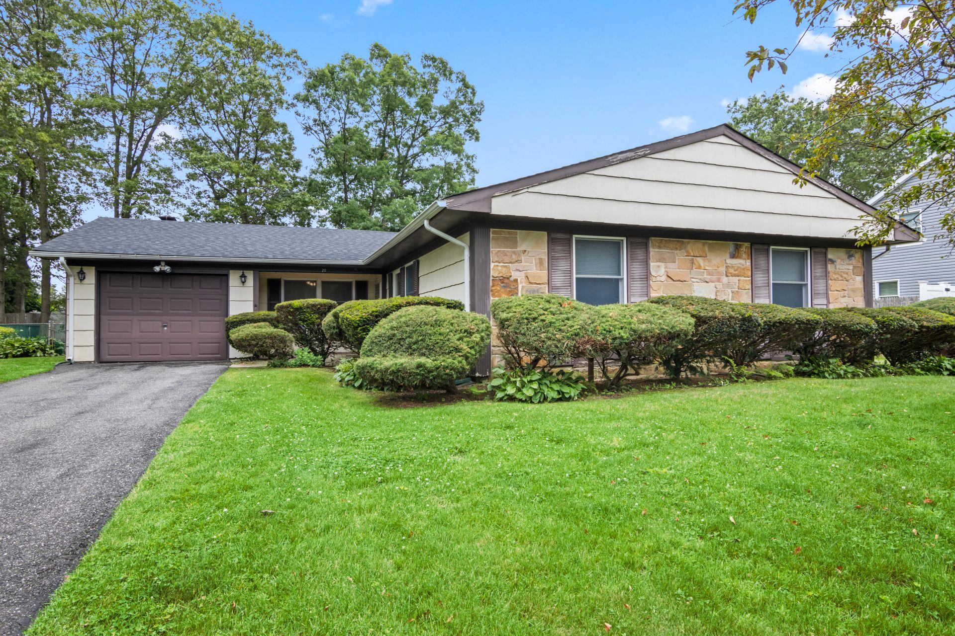 South Setauket, New York, 11720, United States, 3 Bedrooms Bedrooms, ,2 BathroomsBathrooms,Residential,For Sale,1865842
