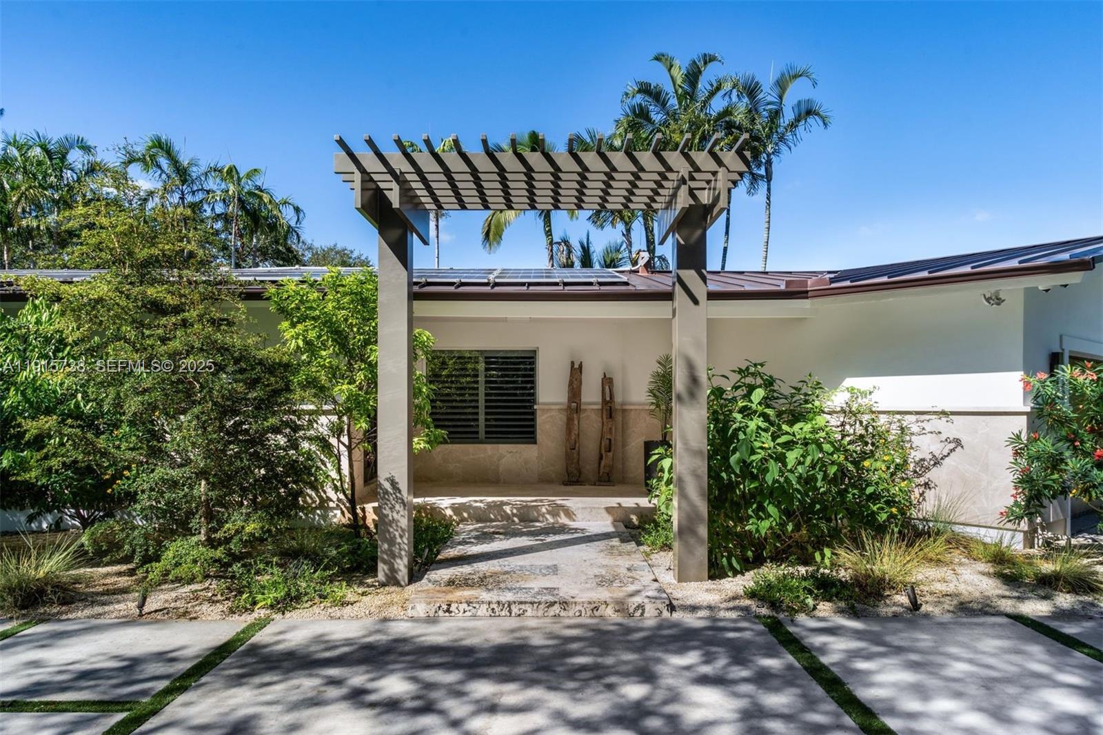 Pinecrest, Florida, 33156, United States, 4 Bedrooms Bedrooms, ,4 BathroomsBathrooms,Residential,For Sale,1997092