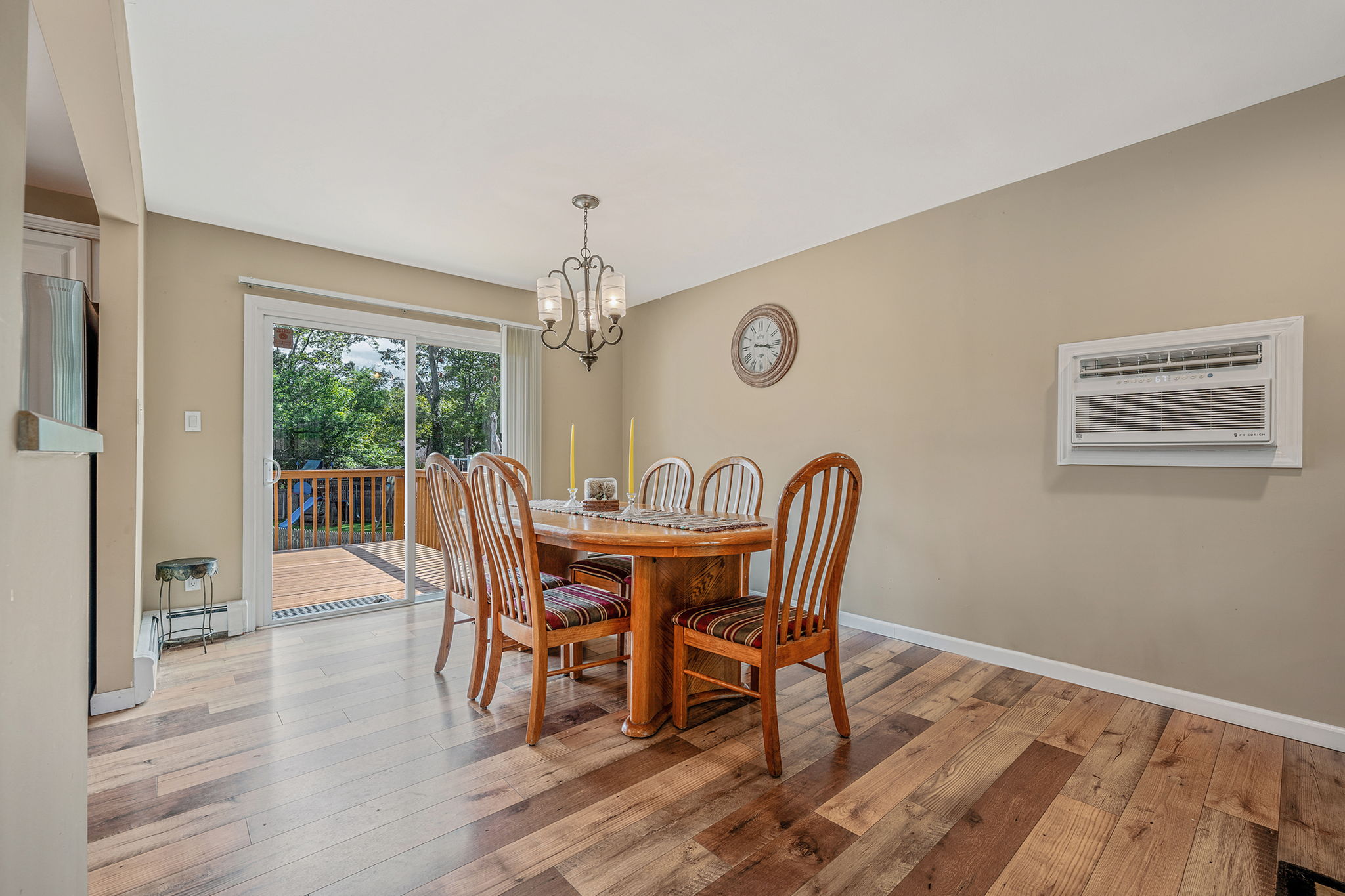 Holbrook, New York, 11741, United States, 4 Bedrooms Bedrooms, ,2 BathroomsBathrooms,Residential,For Sale,1921104