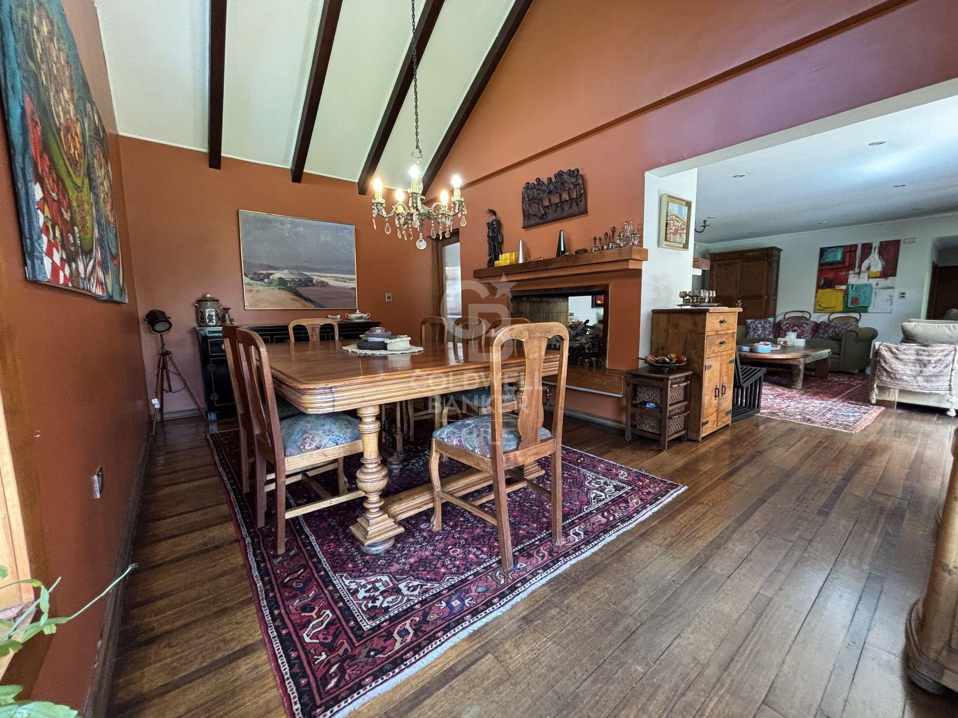 Las Condes, Chile, 5 Bedrooms Bedrooms, ,4 BathroomsBathrooms,Residential,For Sale,1751302