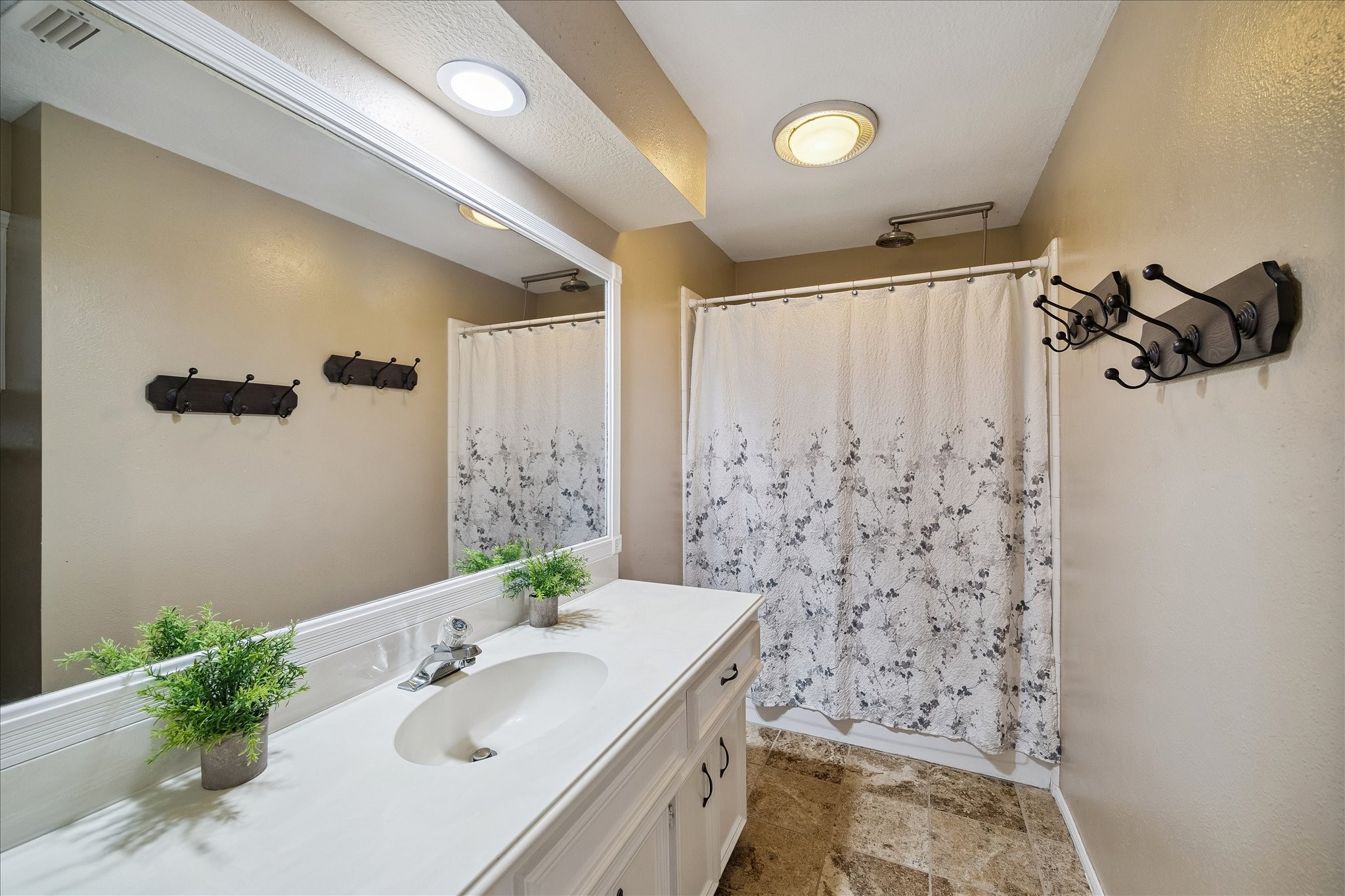  2919 Forest Garden Drive - 物件實景