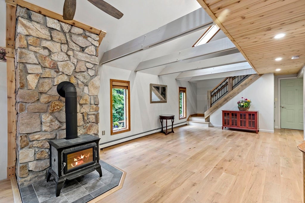 Kingston, Massachusetts, 02364, United States, 3 Bedrooms Bedrooms, ,2 BathroomsBathrooms,Residential,For Sale,1975778