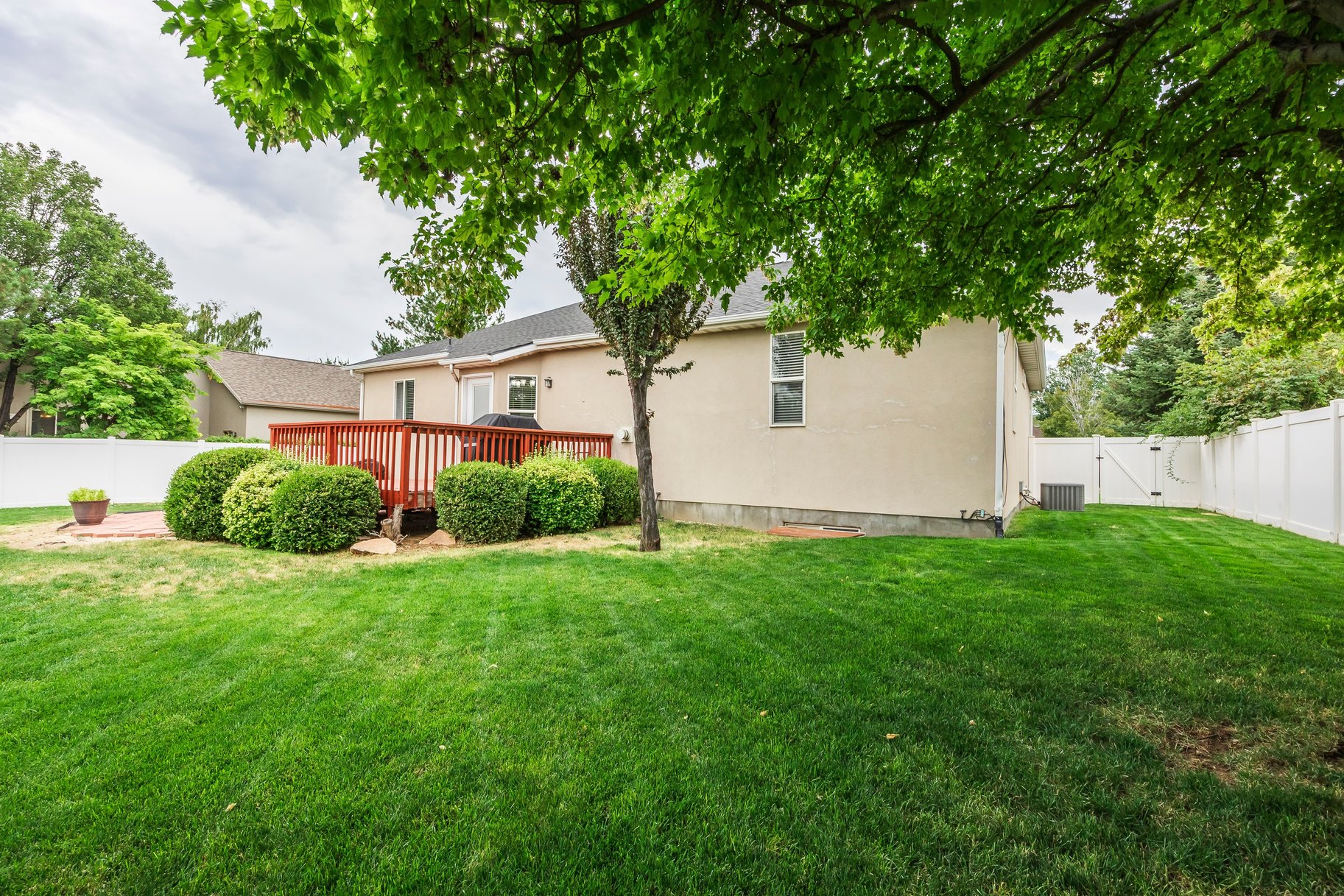  Meticulously maintained South Jordan Rambler with Large backyard - 物件實景