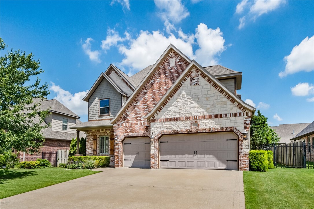 Rogers, Arkansas, 72758, United States, 5 Bedrooms Bedrooms, ,4 BathroomsBathrooms,Residential,For Sale,1882904