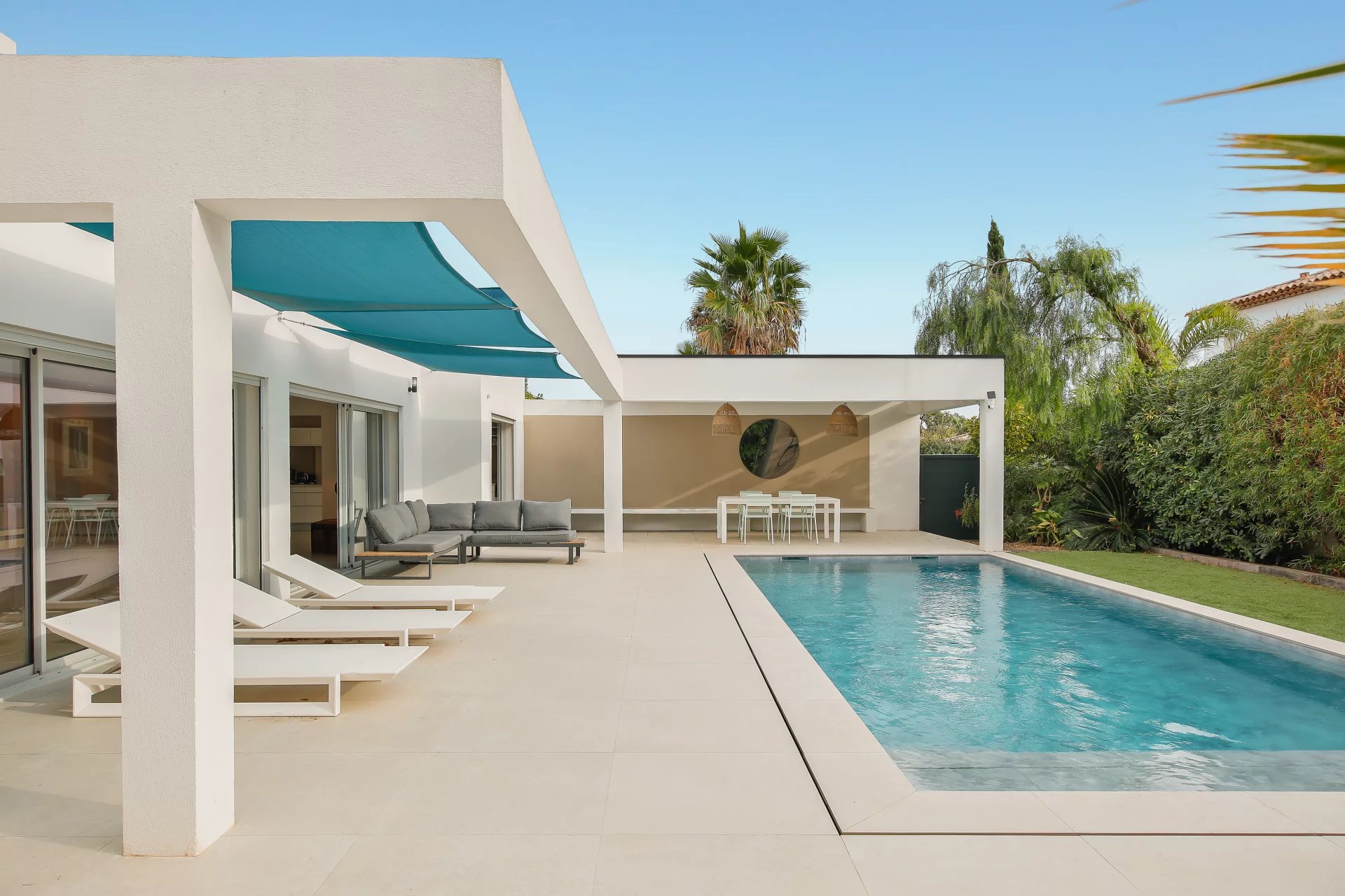 Hyères, Provence-Alpes-Côte d’Azur, 83400, FR, 4 Bedrooms Bedrooms, ,4 BathroomsBathrooms,Residential,For Sale,1991798