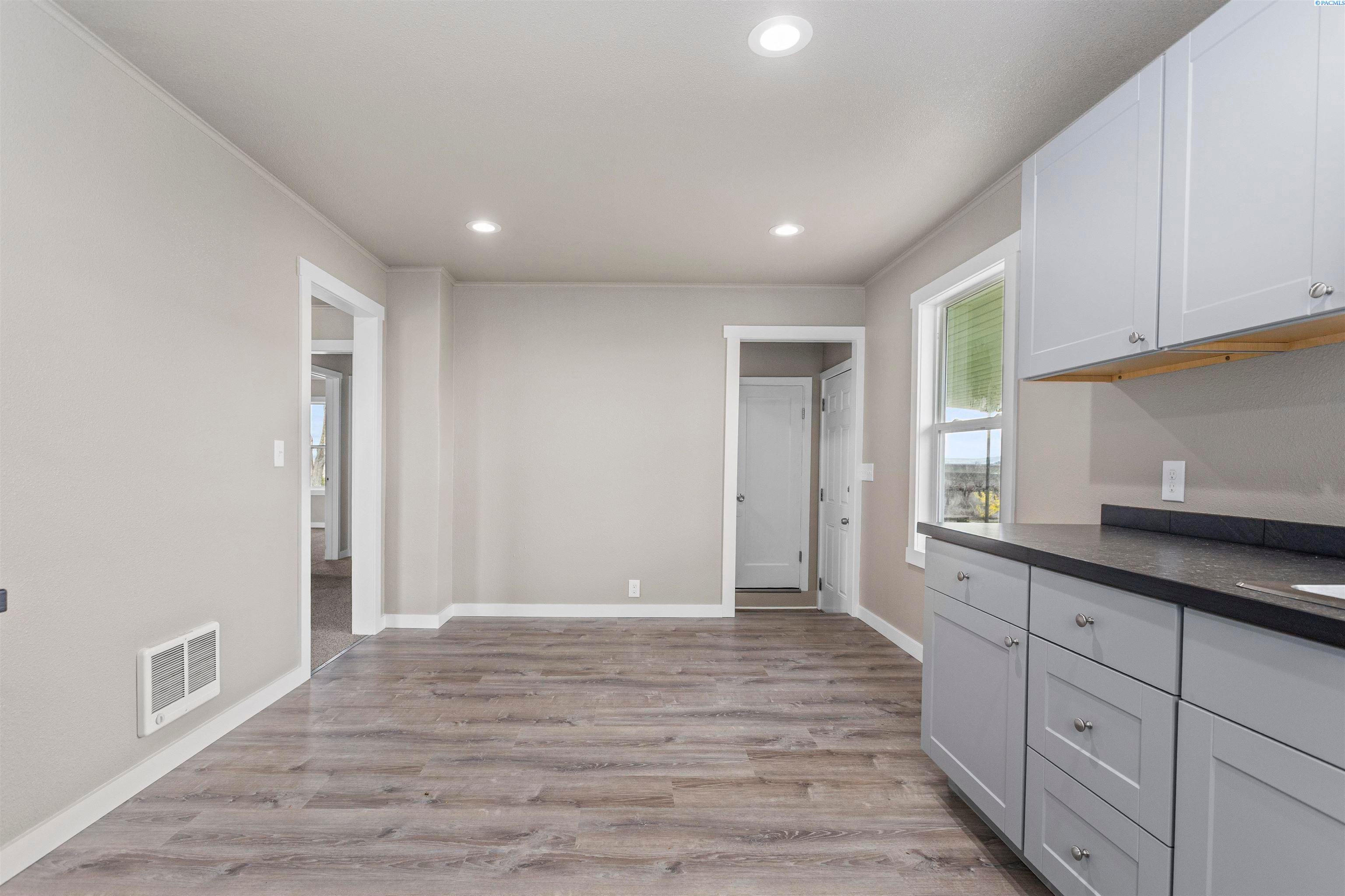 Prosser, Washington, 99350, United States, ,Residential,For Sale,1979081