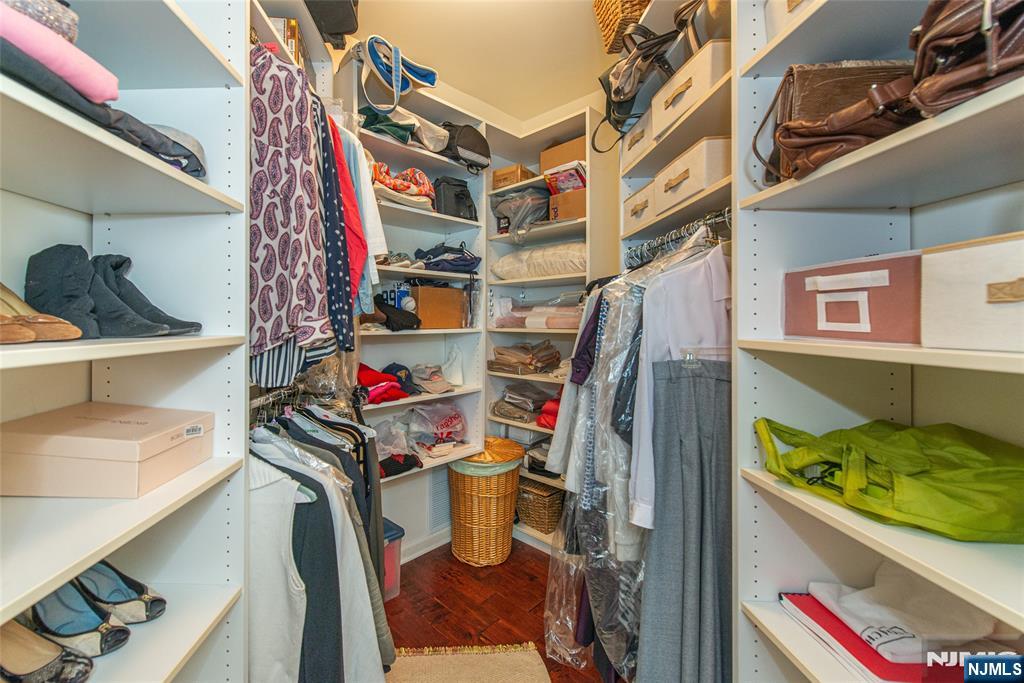 Clifton, New Jersey, 07013, United States, 2 Bedrooms Bedrooms, ,2 BathroomsBathrooms,Residential,For Sale,1971617