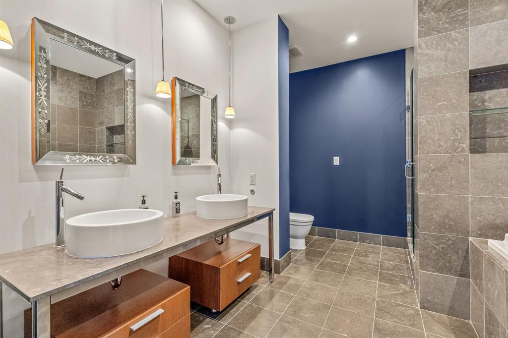 Dallas, Texas, 75219, United States, 2 Bedrooms Bedrooms, ,3 BathroomsBathrooms,Residential,For Sale,1916965