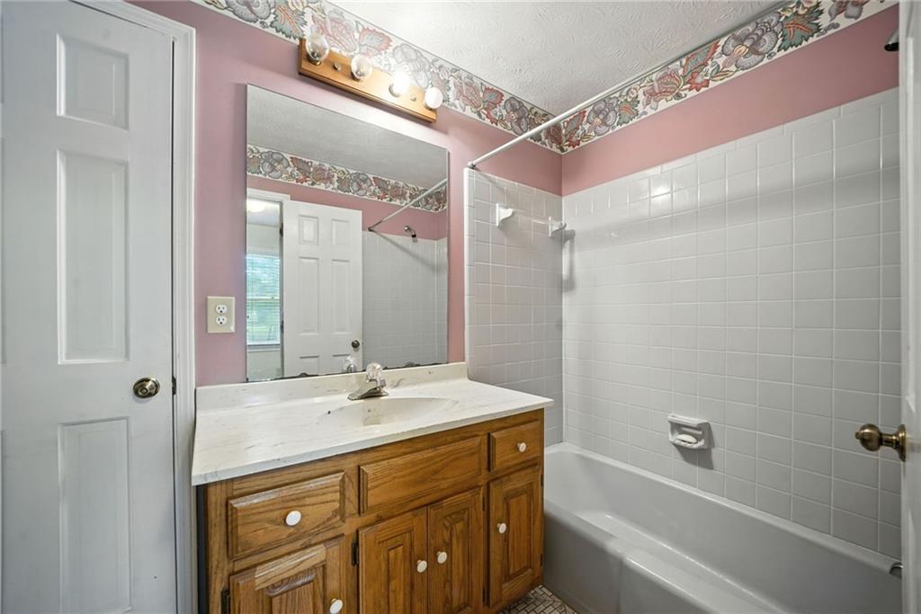 Snellville, Georgia, 30078, United States, 7 Bedrooms Bedrooms, ,5 BathroomsBathrooms,Residential,For Sale,1919964