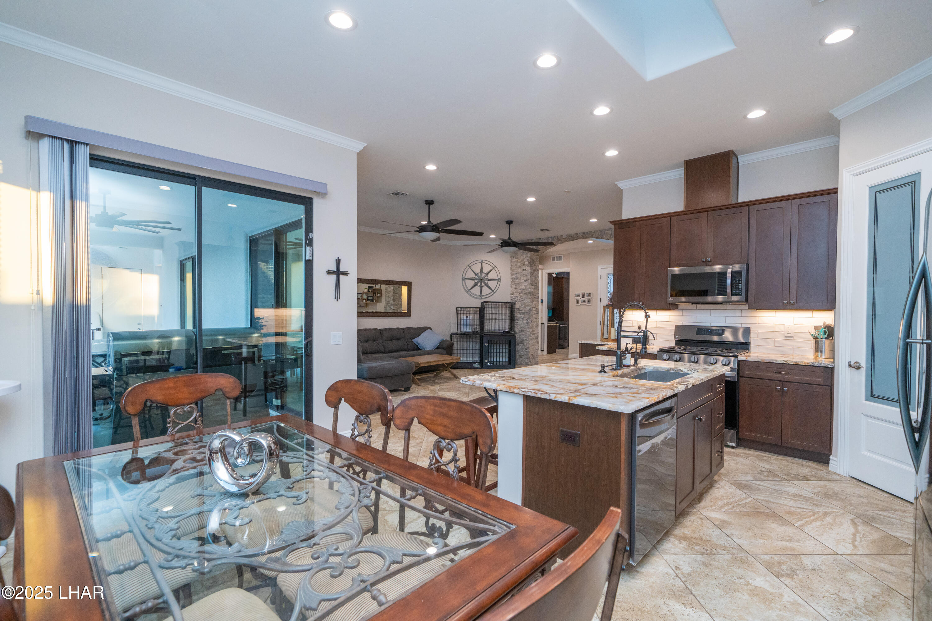Lake Havasu City, Arizona, 86403, United States, 3 Bedrooms Bedrooms, ,4 BathroomsBathrooms,Residential,For Sale,1827027