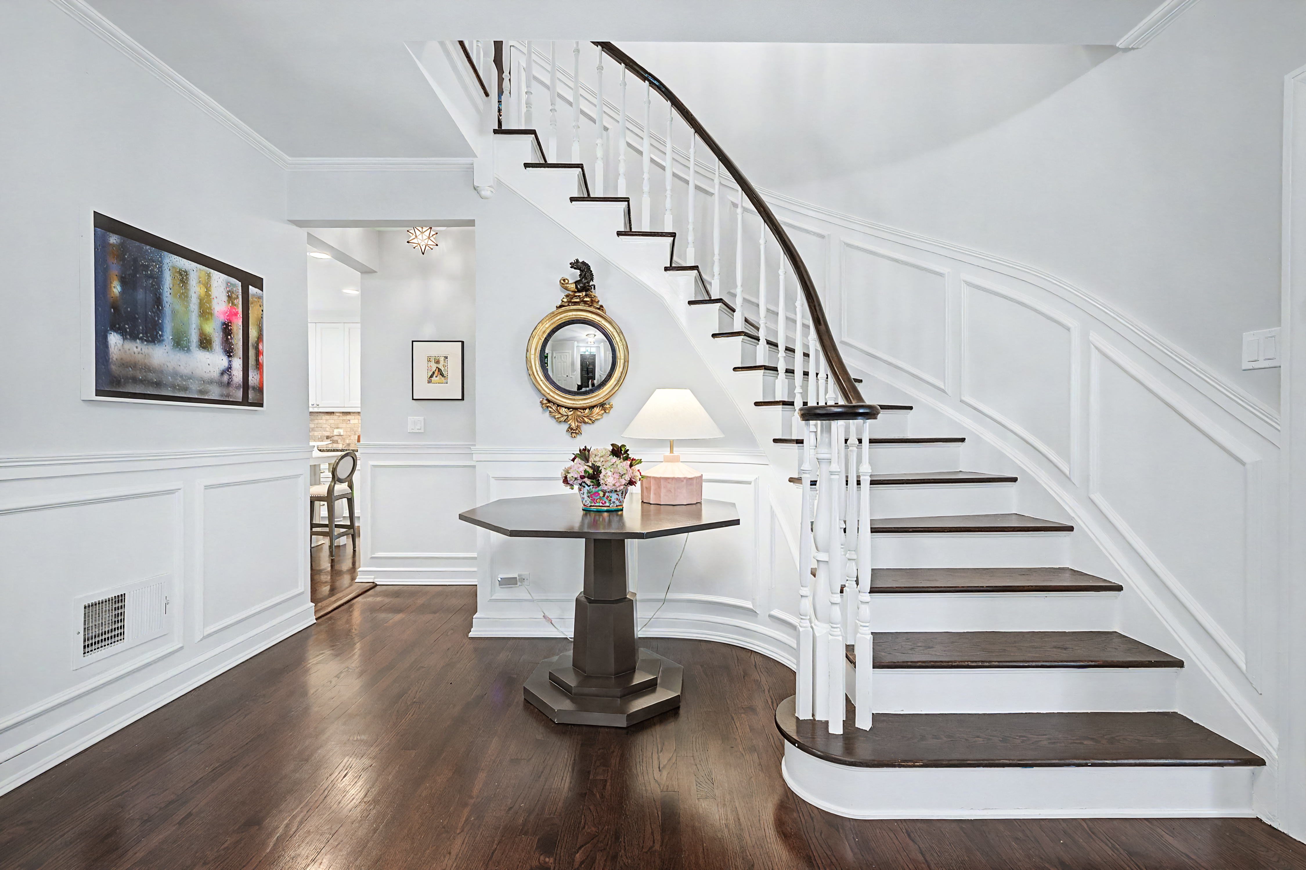  Rare, Fully Renovated, Updated Home Offering Move-In-Ready Luxury - 物件實景
