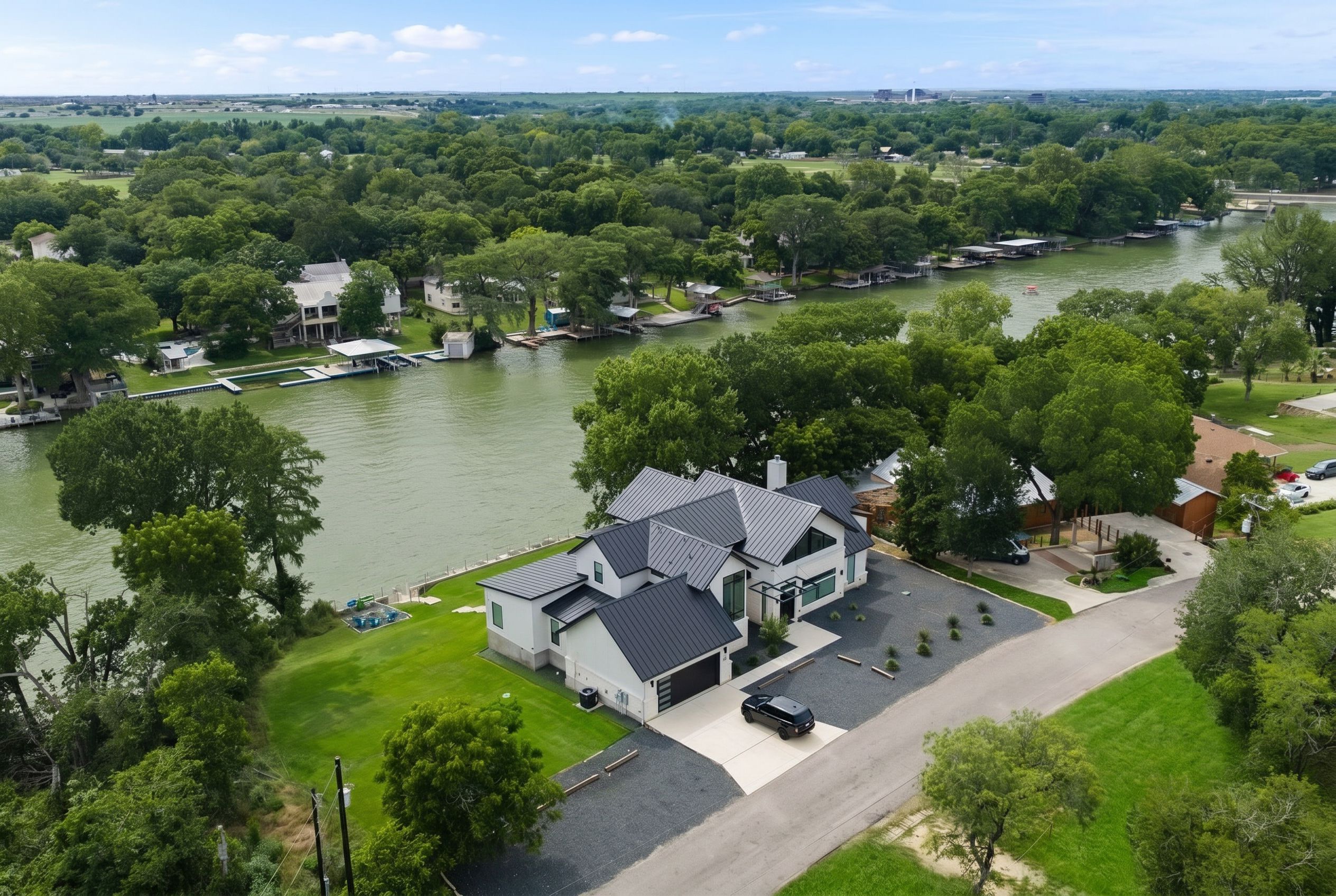  Lakefront Luxury Designed to Perform - 物件實景
