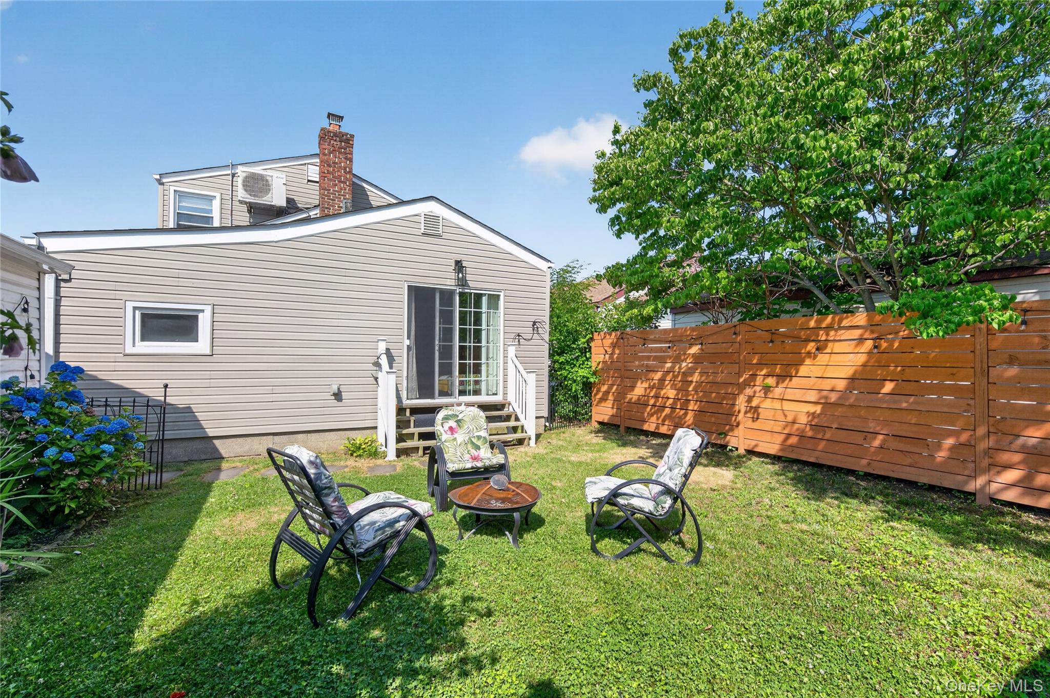  120 Bert Avenue, Westbury, NY, 11590 - 物件實景