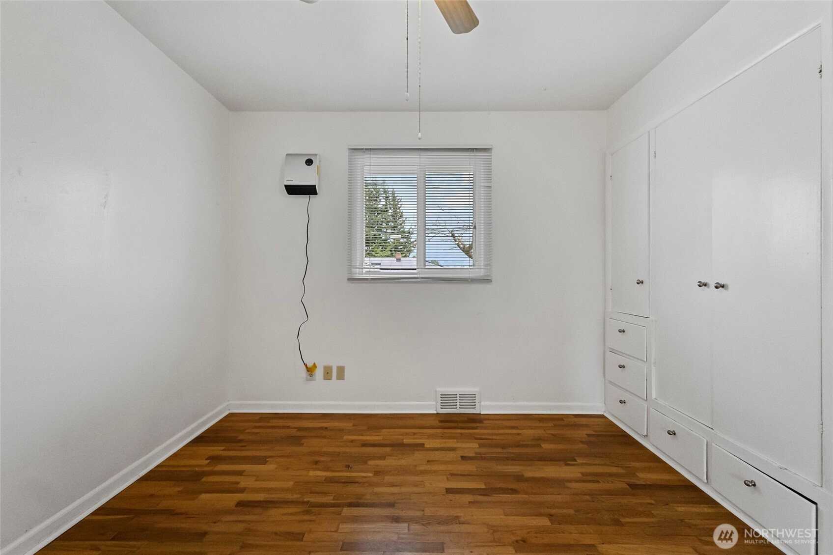 Ferndale, Washington, 98248, United States, 6 Bedrooms Bedrooms, ,2 BathroomsBathrooms,Residential,For Sale,1921640