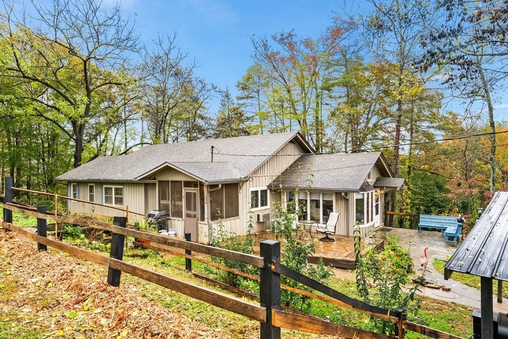 Brasstown, North Carolina, 28902, United States, 3 Bedrooms Bedrooms, ,3 BathroomsBathrooms,Residential,For Sale,1986118