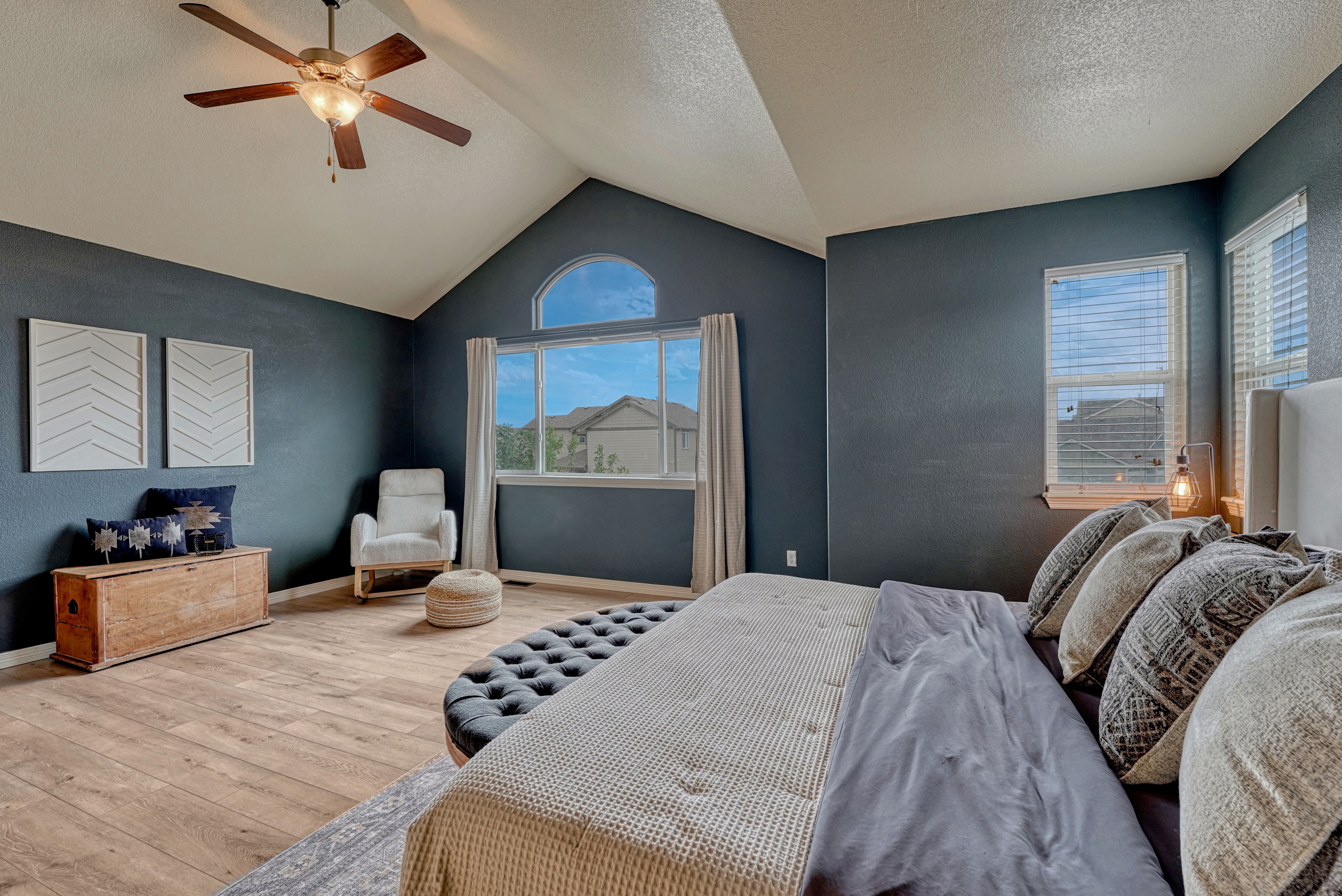  Exceptionally Updated Residence in The Meadows at Lorson Ranch - 物件實景