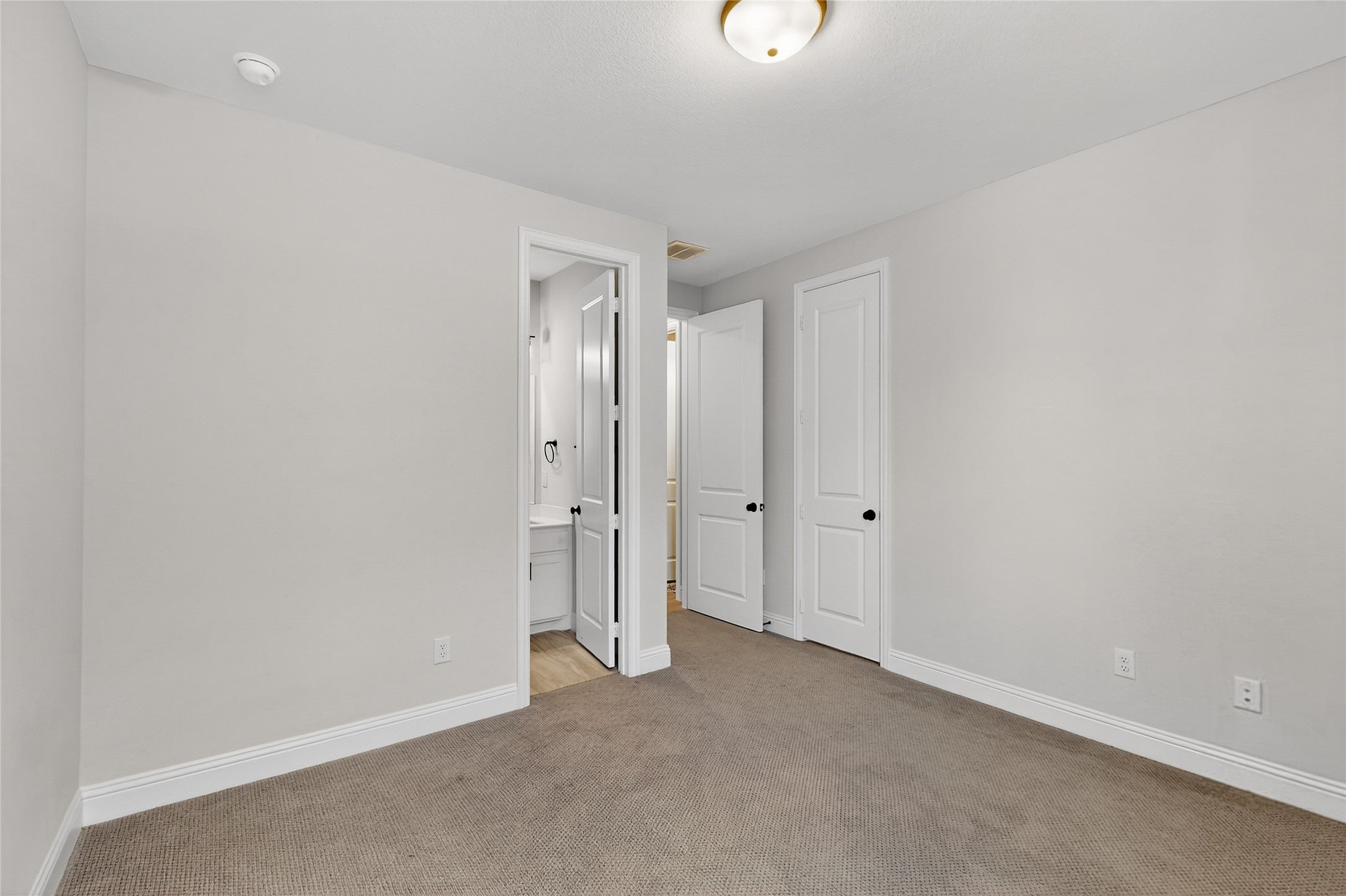 Mansfield, Texas, 76063, United States, 4 Bedrooms Bedrooms, ,4 BathroomsBathrooms,Residential,For Sale,1978691