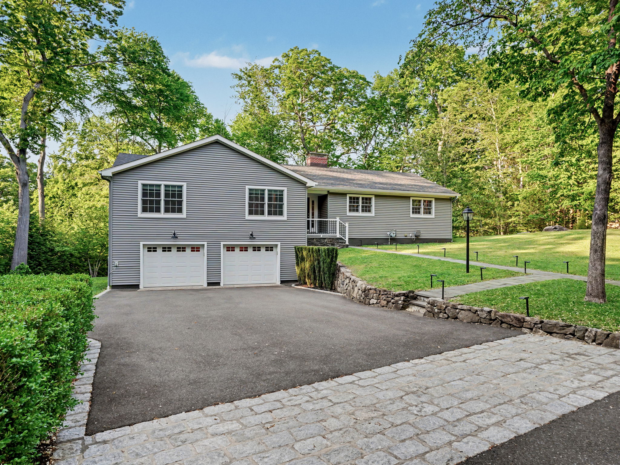  Turn-Key North Stamford Ranch with Private Pond Views - 物件實景