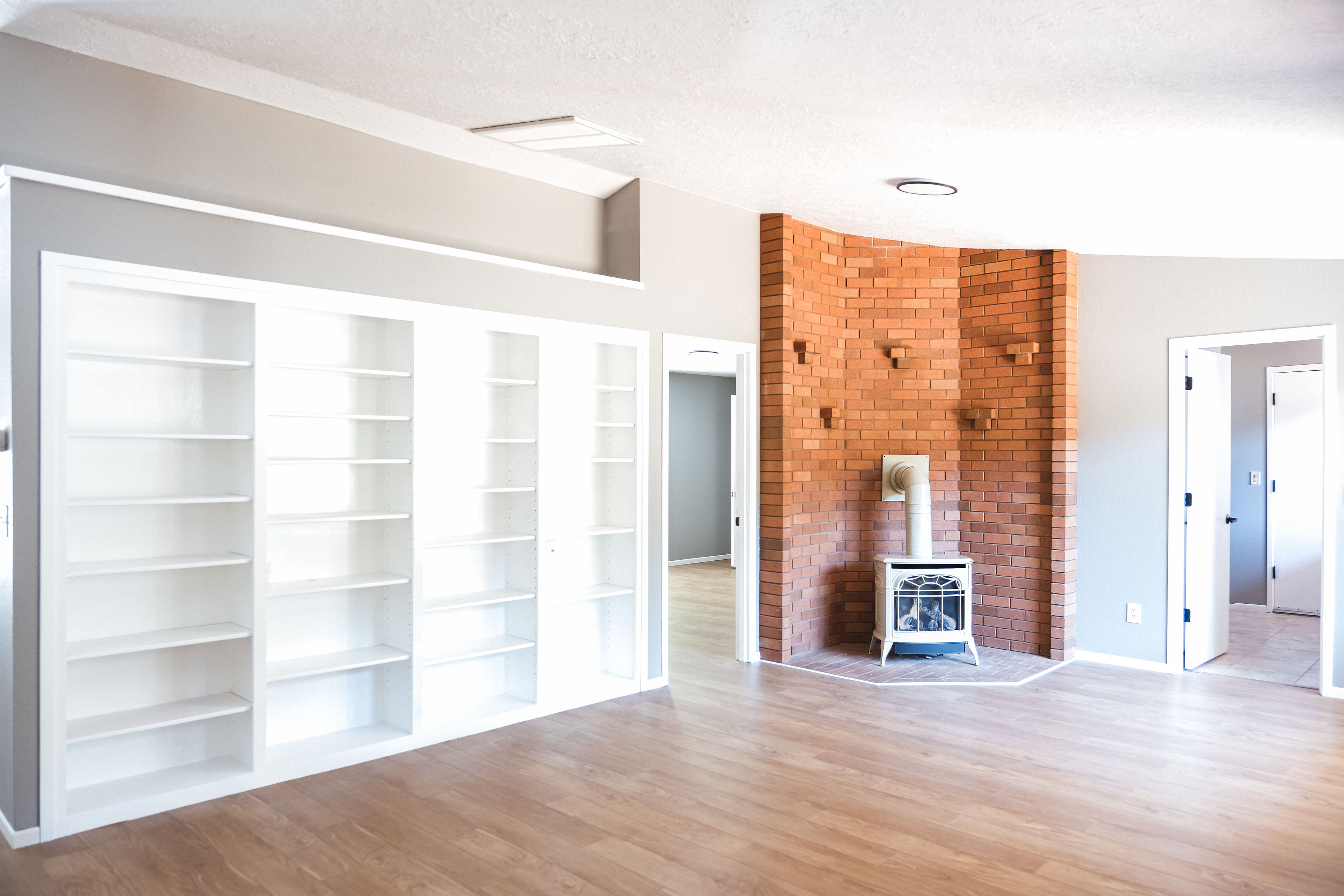 Lincoln City, Oregon, 97367, United States, 3 Bedrooms Bedrooms, ,2 BathroomsBathrooms,Residential,For Sale,1976632