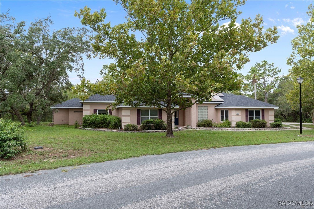 Homosassa, Florida, 34446, United States, 5 Bedrooms Bedrooms, ,4 BathroomsBathrooms,Residential,For Sale,1916240