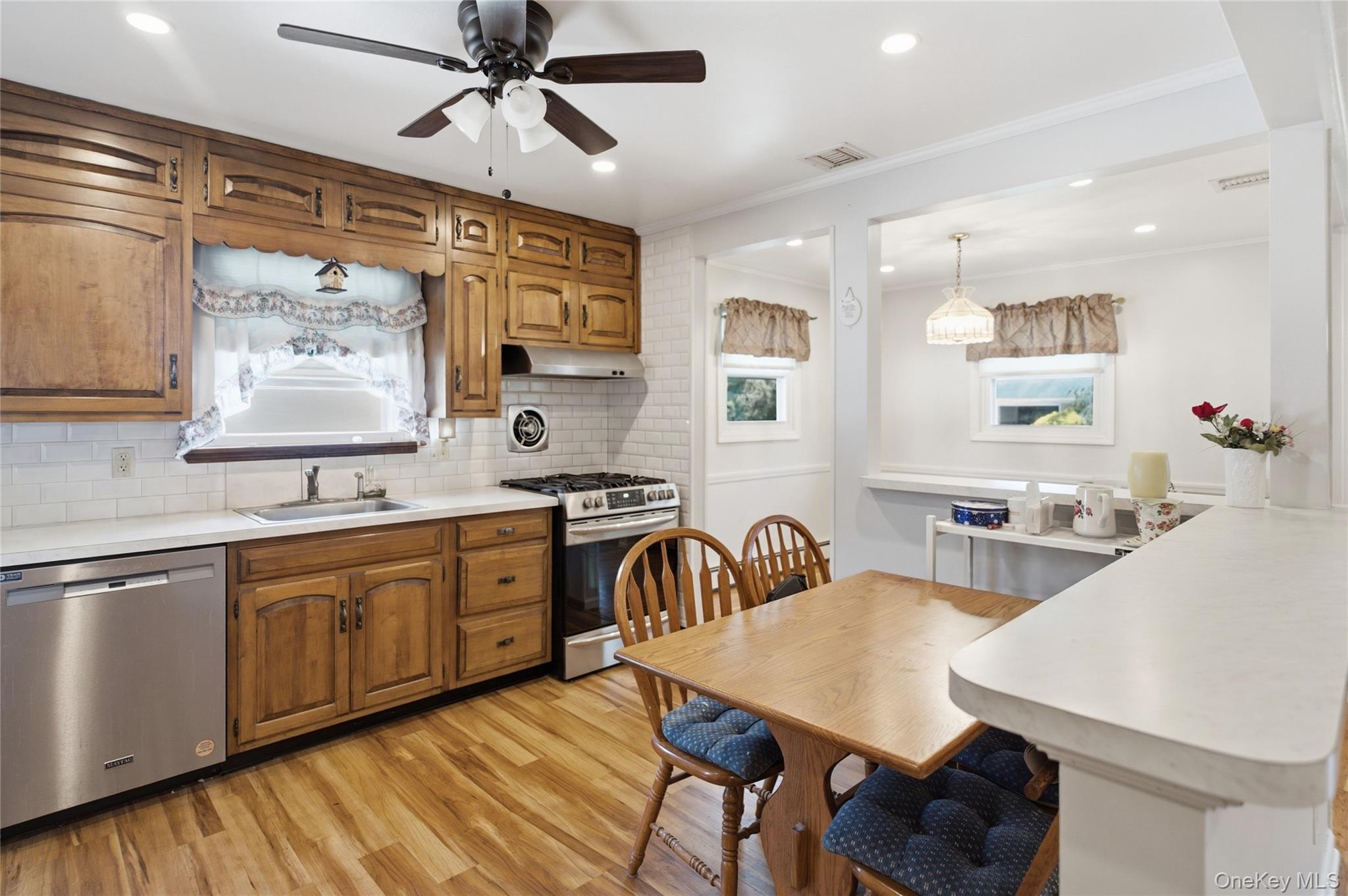  2 Hilltop Drive, Bayville, NY, 11709 - 物件實景