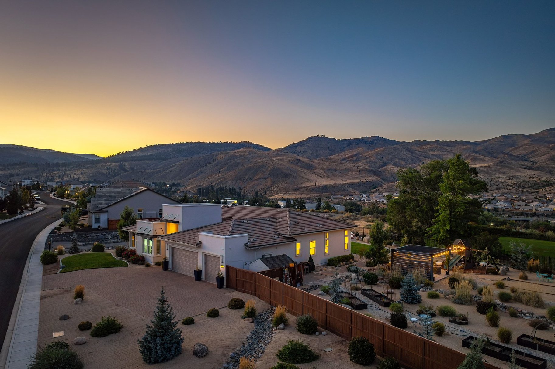  Private Luxury Retreat in Verdi with Custom Designer Finishes & Peavine Views - 物件實景