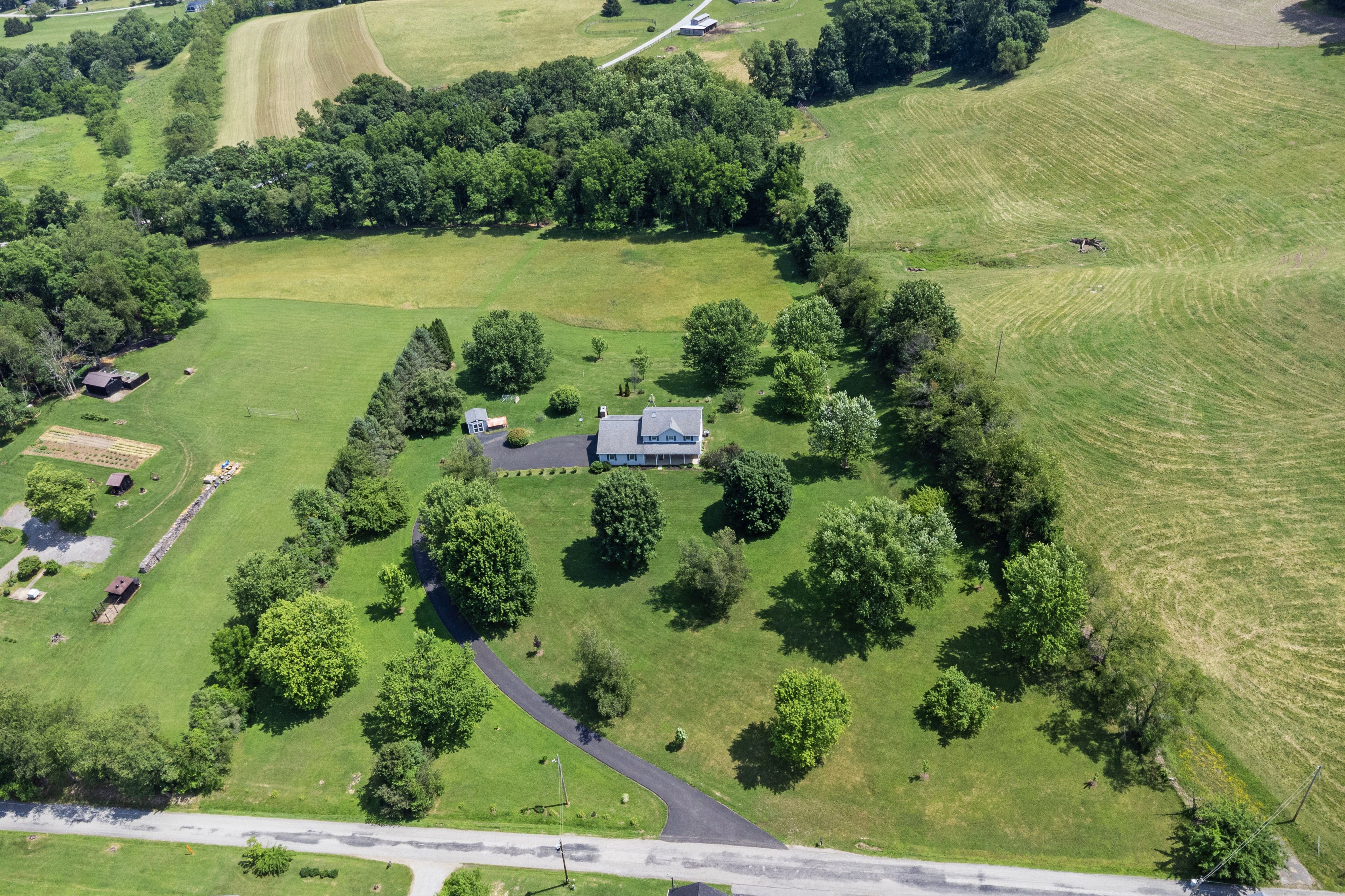  158 Sleepy Hollow Road, Greensburg, PA 15601 - 物件實景