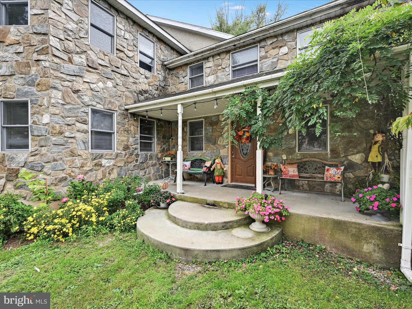 Manheim, Pennsylvania, 17545, United States, 7 Bedrooms Bedrooms, ,3 BathroomsBathrooms,Residential,For Sale,1991090