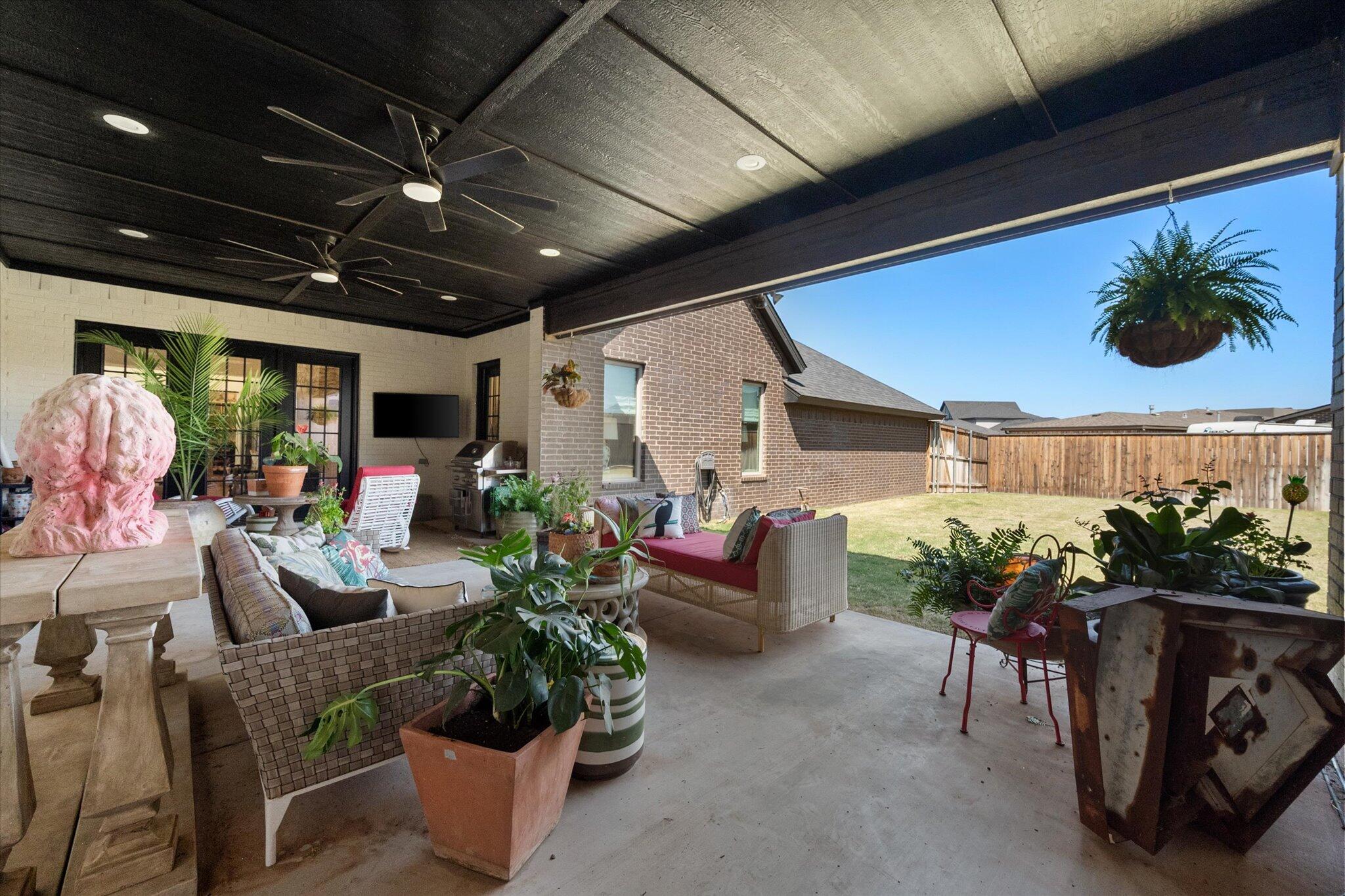 Lubbock, Texas, 79424, United States, 4 Bedrooms Bedrooms, ,4 BathroomsBathrooms,Residential,For Sale,1872129