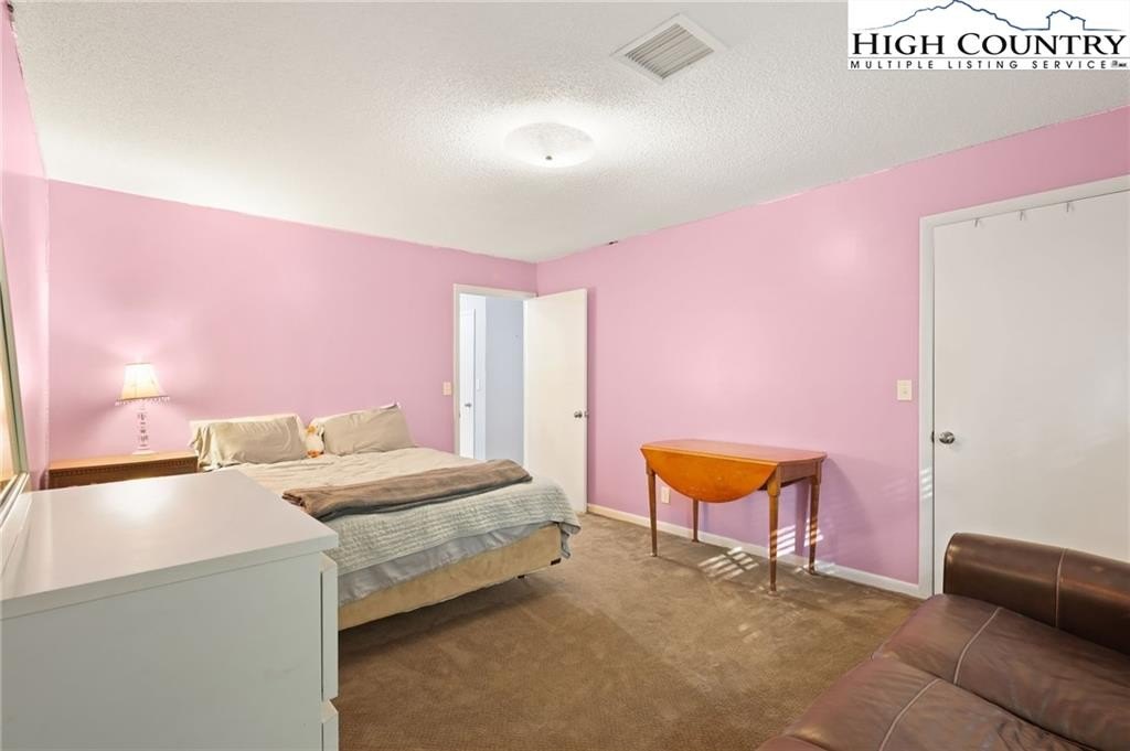 Boone, North Carolina, 28607, United States, 3 Bedrooms Bedrooms, ,3 BathroomsBathrooms,Residential,For Sale,1974866