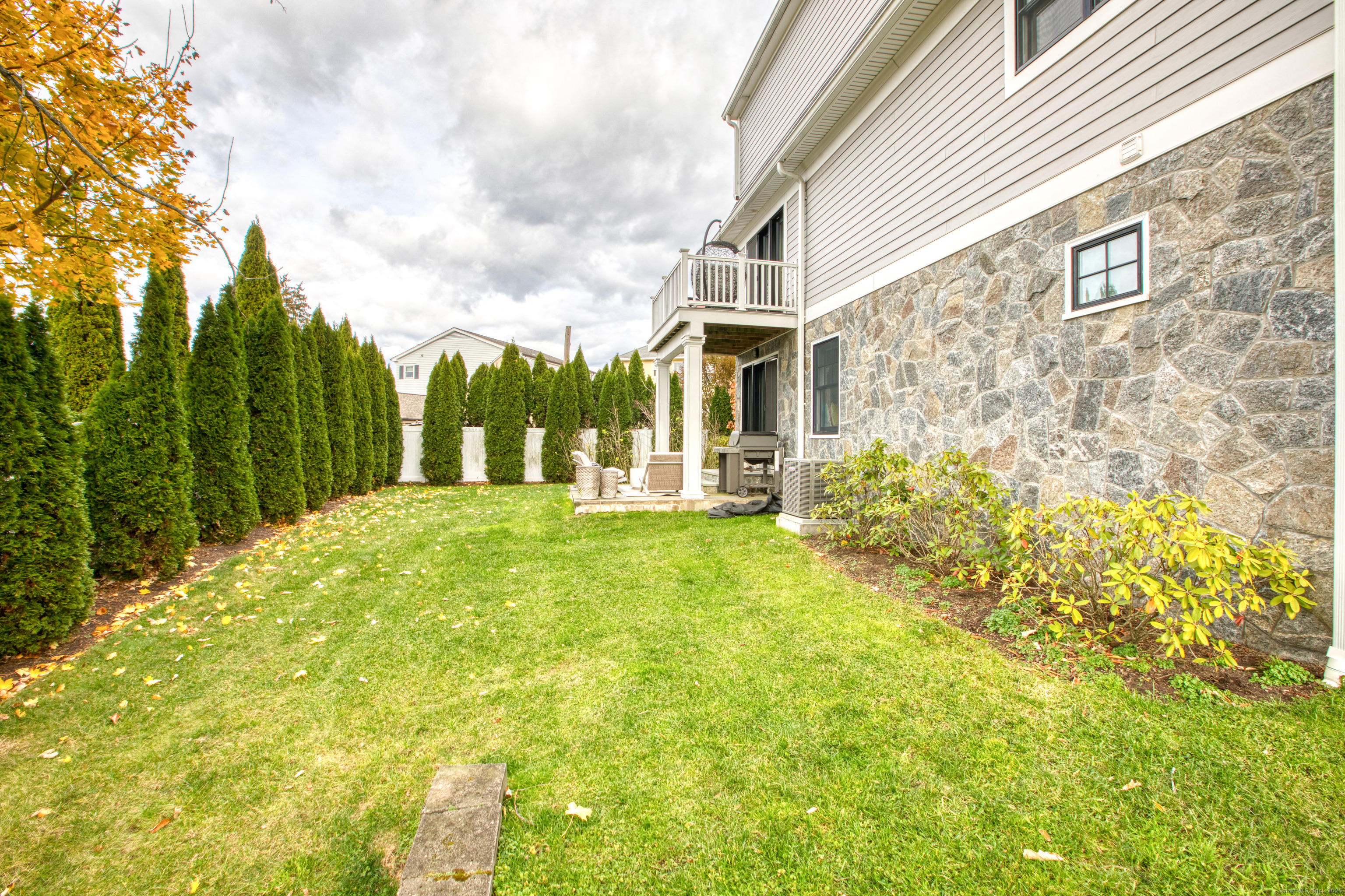 Greenwich, Connecticut, 06807, United States, 4 Bedrooms Bedrooms, ,4 BathroomsBathrooms,Residential,For Sale,1994508