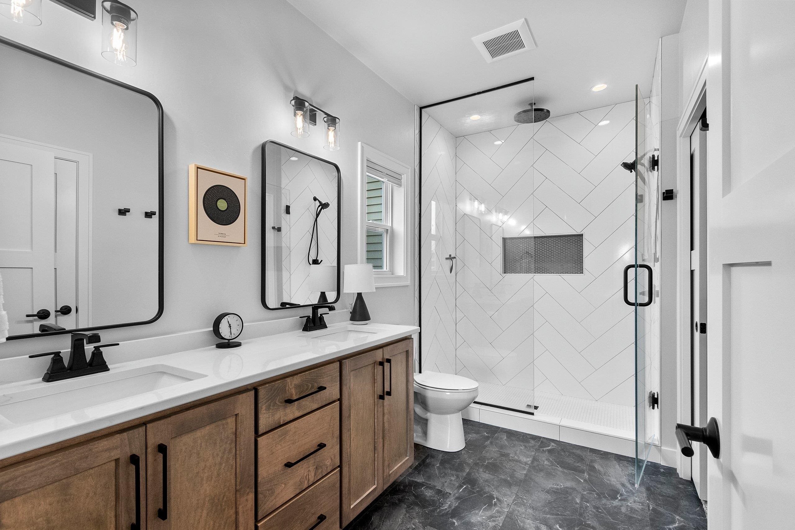 SUAMICO, Wisconsin, 54313, United States, 5 Bedrooms Bedrooms, ,4 BathroomsBathrooms,Residential,For Sale,2000952