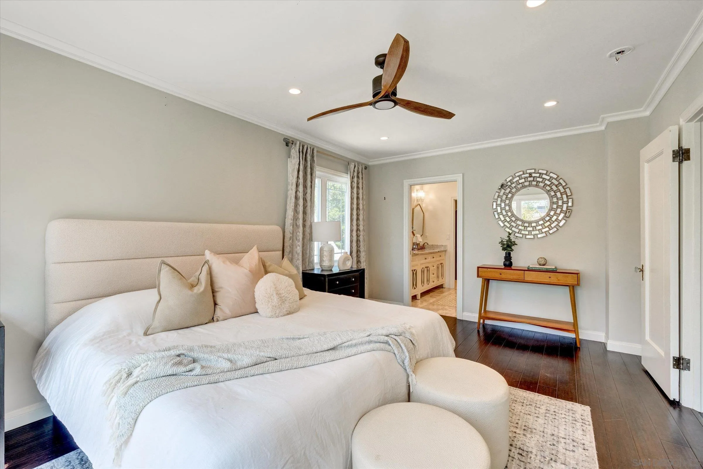 Los Angeles, California, 90027, United States, 4 Bedrooms Bedrooms, ,4 BathroomsBathrooms,Residential,For Sale,1924744