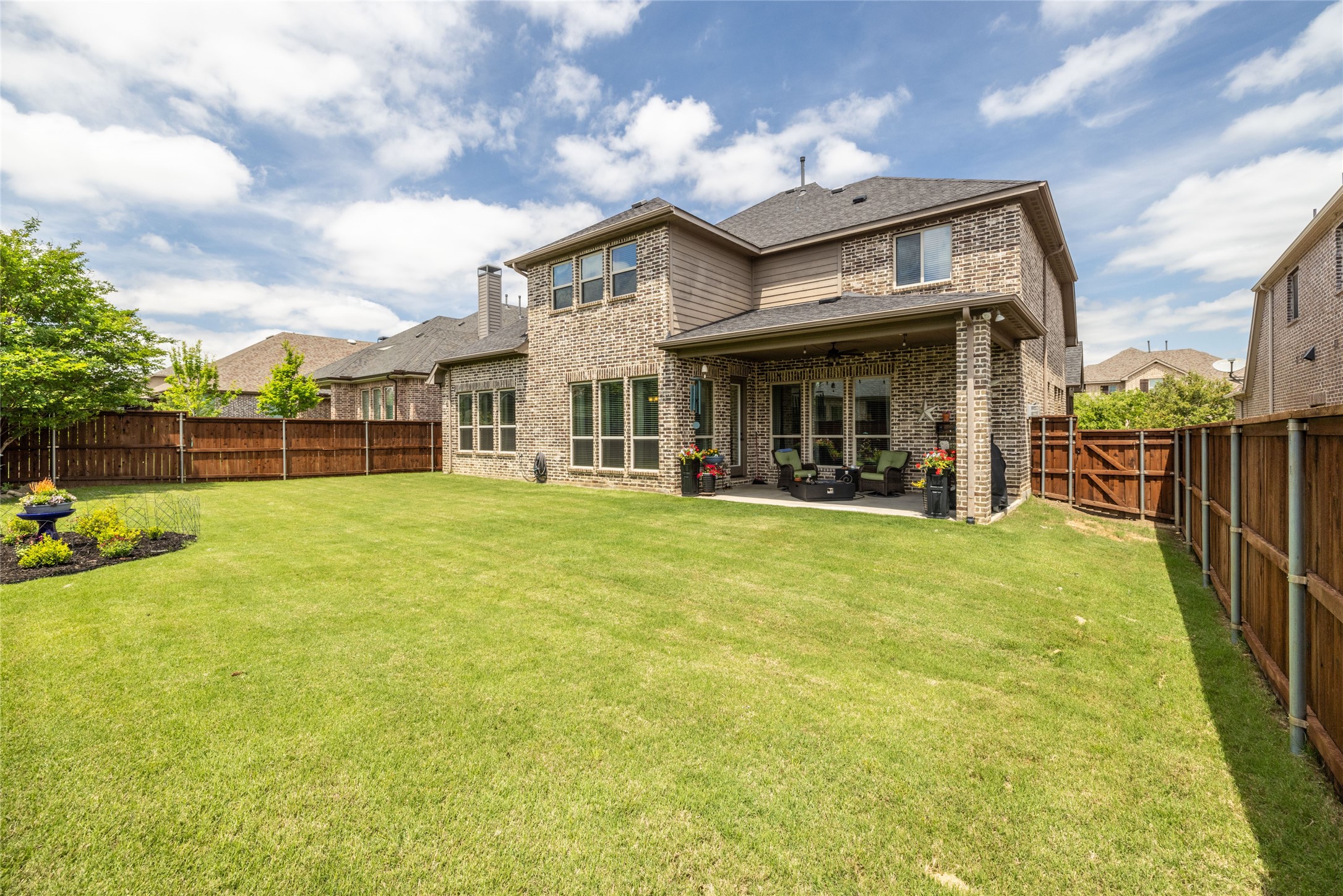 Roanoke, Texas, 76262, United States, 4 Bedrooms Bedrooms, ,5 BathroomsBathrooms,Residential,For Sale,1827754