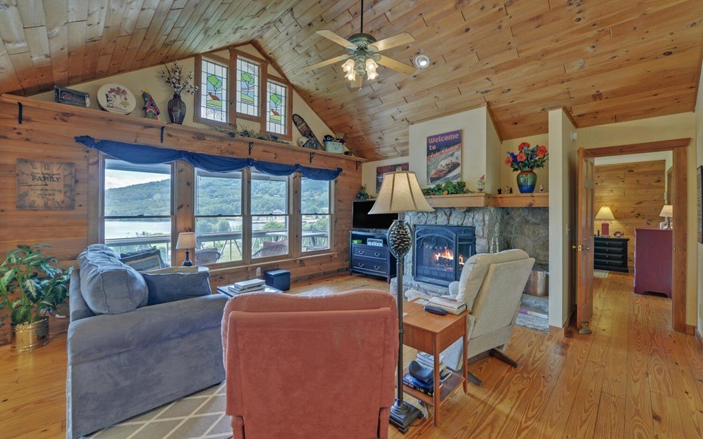 Young Harris, Georgia, 30582, United States, 3 Bedrooms Bedrooms, ,3 BathroomsBathrooms,Residential,For Sale,1974109