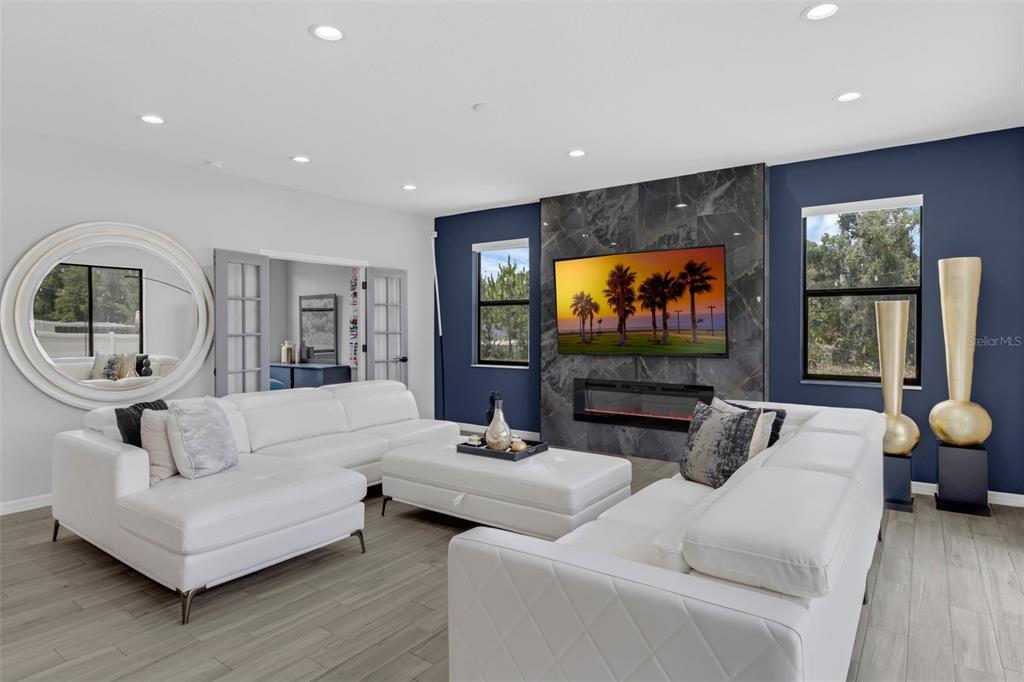 Lakeland, Florida, 33813, United States, 4 Bedrooms Bedrooms, ,3 BathroomsBathrooms,Residential,For Sale,1828296