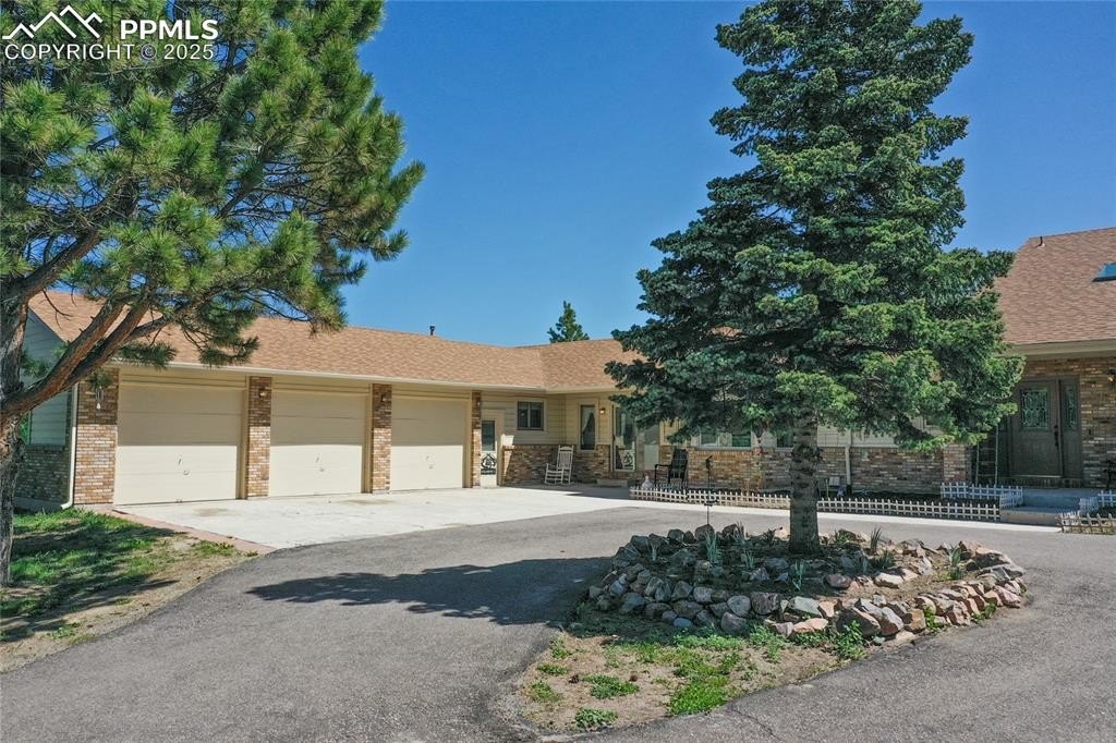 Monument, Colorado, 80132, United States, 4 Bedrooms Bedrooms, ,4 BathroomsBathrooms,Residential,For Sale,1828275