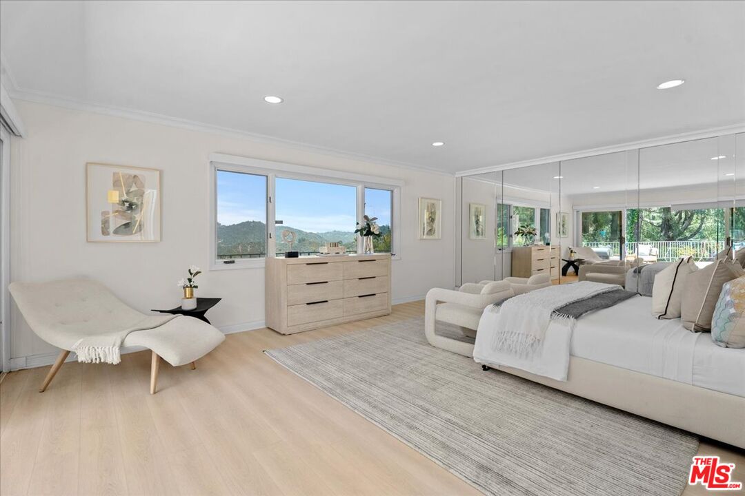 Los Angeles, California, 90077, United States, 4 Bedrooms Bedrooms, ,5 BathroomsBathrooms,Residential,For Sale,1862324