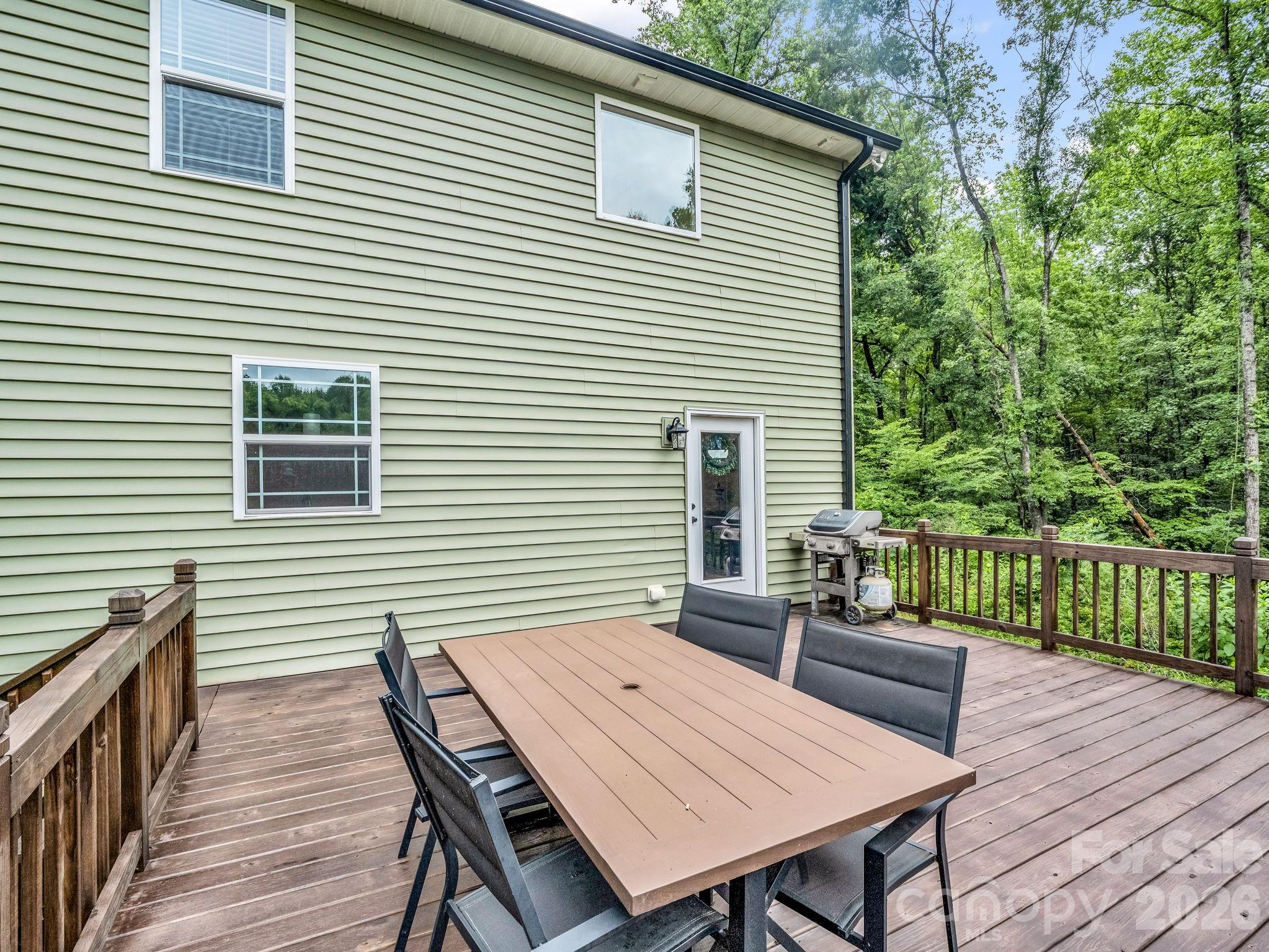 Lincolnton, North Carolina, 28092, United States, 5 Bedrooms Bedrooms, ,3 BathroomsBathrooms,Residential,For Sale,2049314