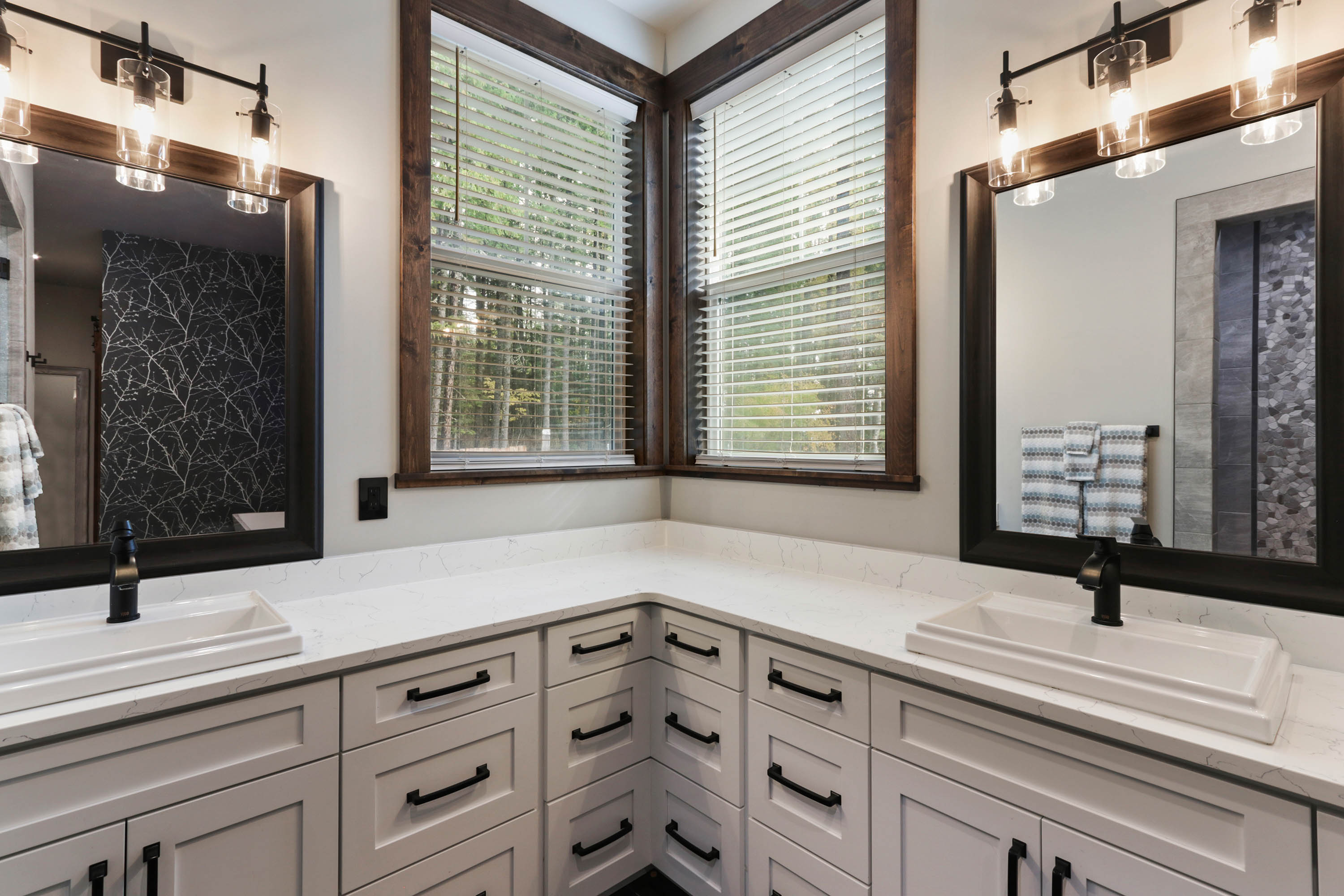 Sandpoint, Idaho, 83864, United States, 6 Bedrooms Bedrooms, ,8 BathroomsBathrooms,Residential,For Sale,1975419