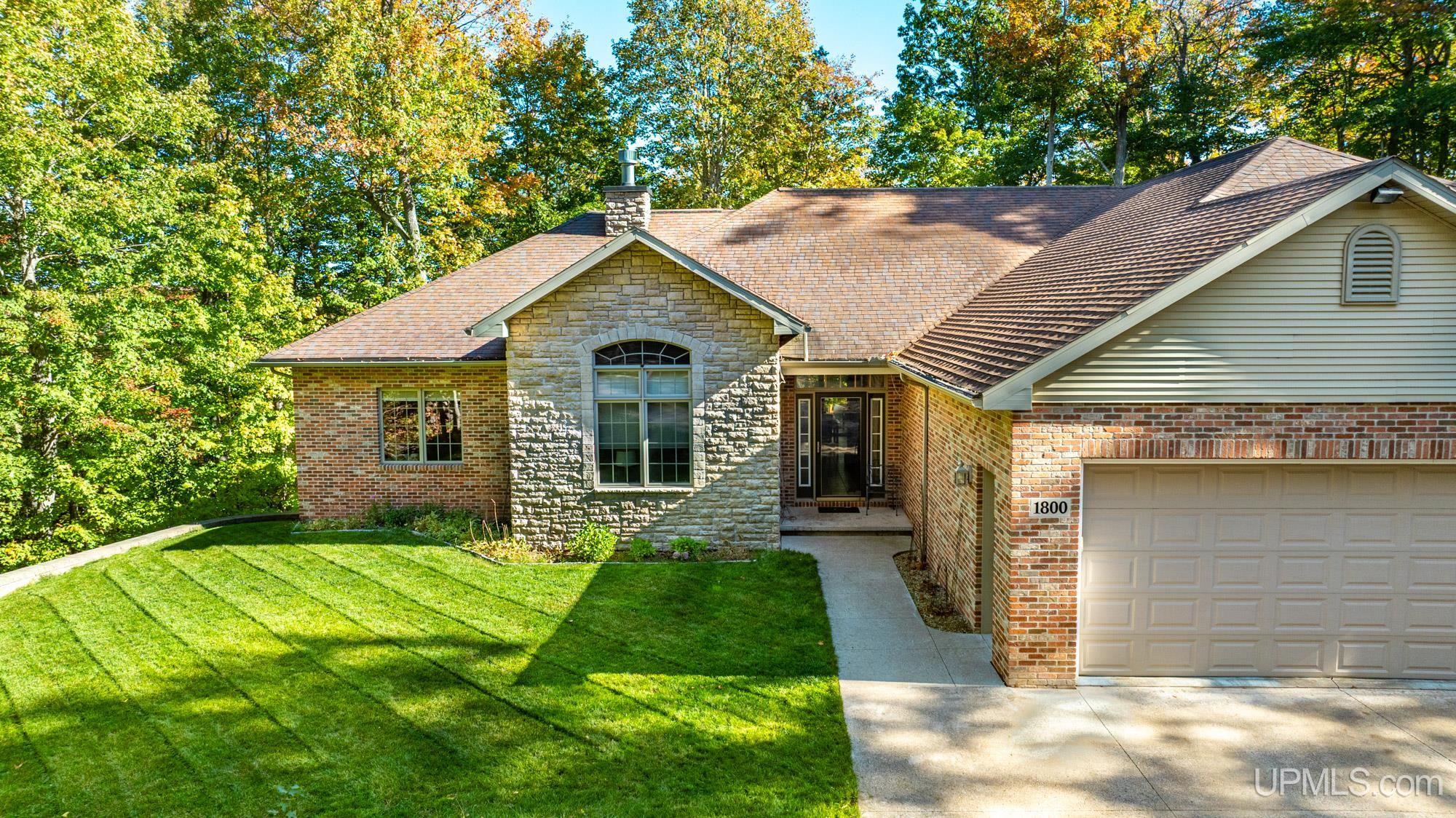 Houghton, Michigan, 49931, United States, 3 Bedrooms Bedrooms, ,4 BathroomsBathrooms,Residential,For Sale,2029605