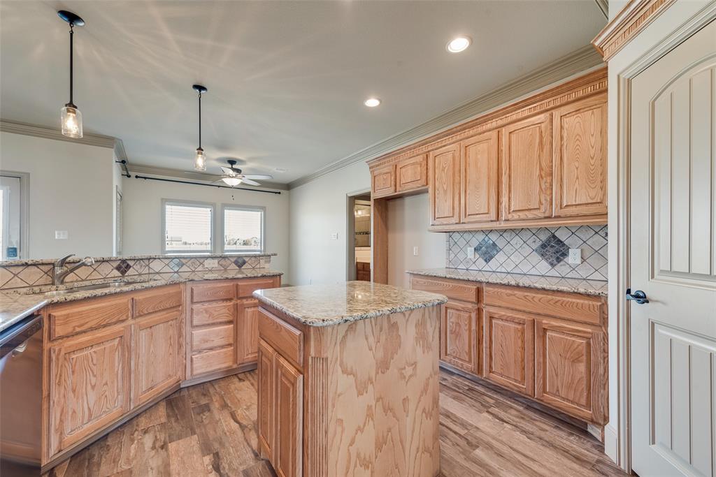 Terrell, Texas, 75160, United States, 4 Bedrooms Bedrooms, ,3 BathroomsBathrooms,Residential,For Sale,1978640