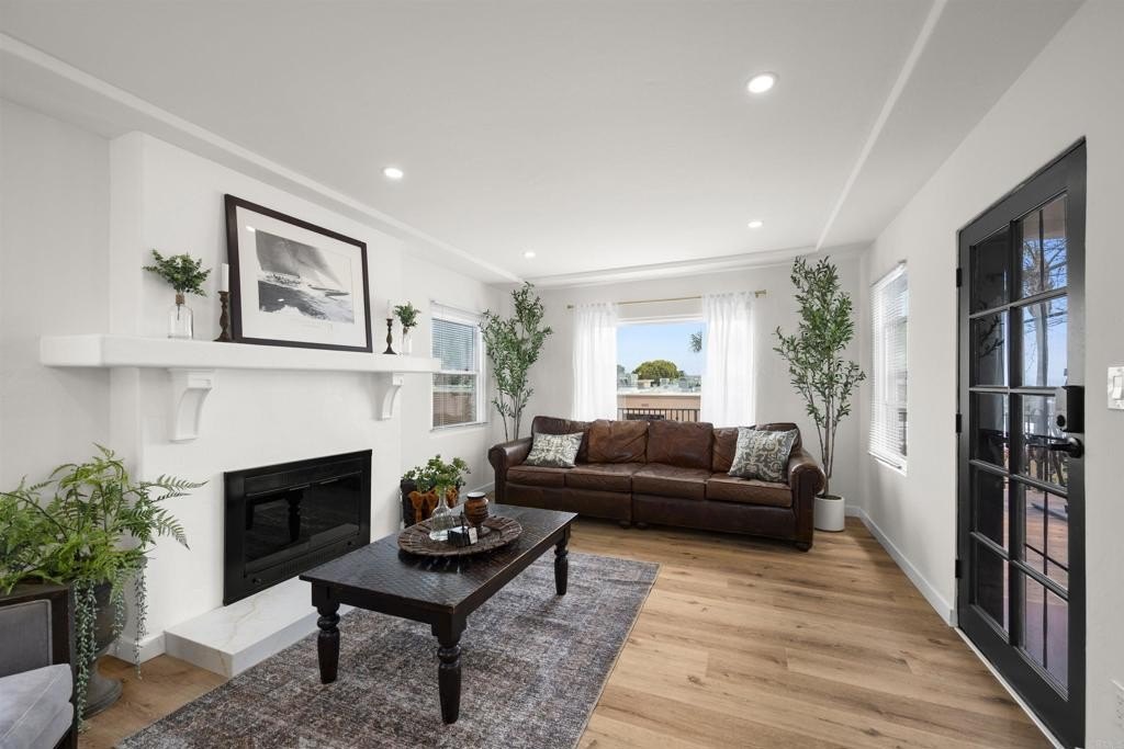 San Diego, California, 92107, United States, 3 Bedrooms Bedrooms, ,2 BathroomsBathrooms,Residential,For Sale,1908264