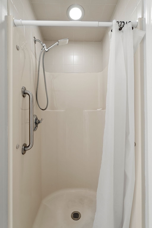 Haverhill, Massachusetts, 01830, United States, 2 Bedrooms Bedrooms, ,3 BathroomsBathrooms,Residential,For Sale,2001775