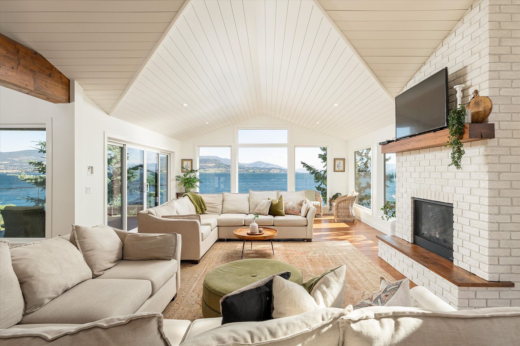  Stunning Home with Privacy - 物件實景