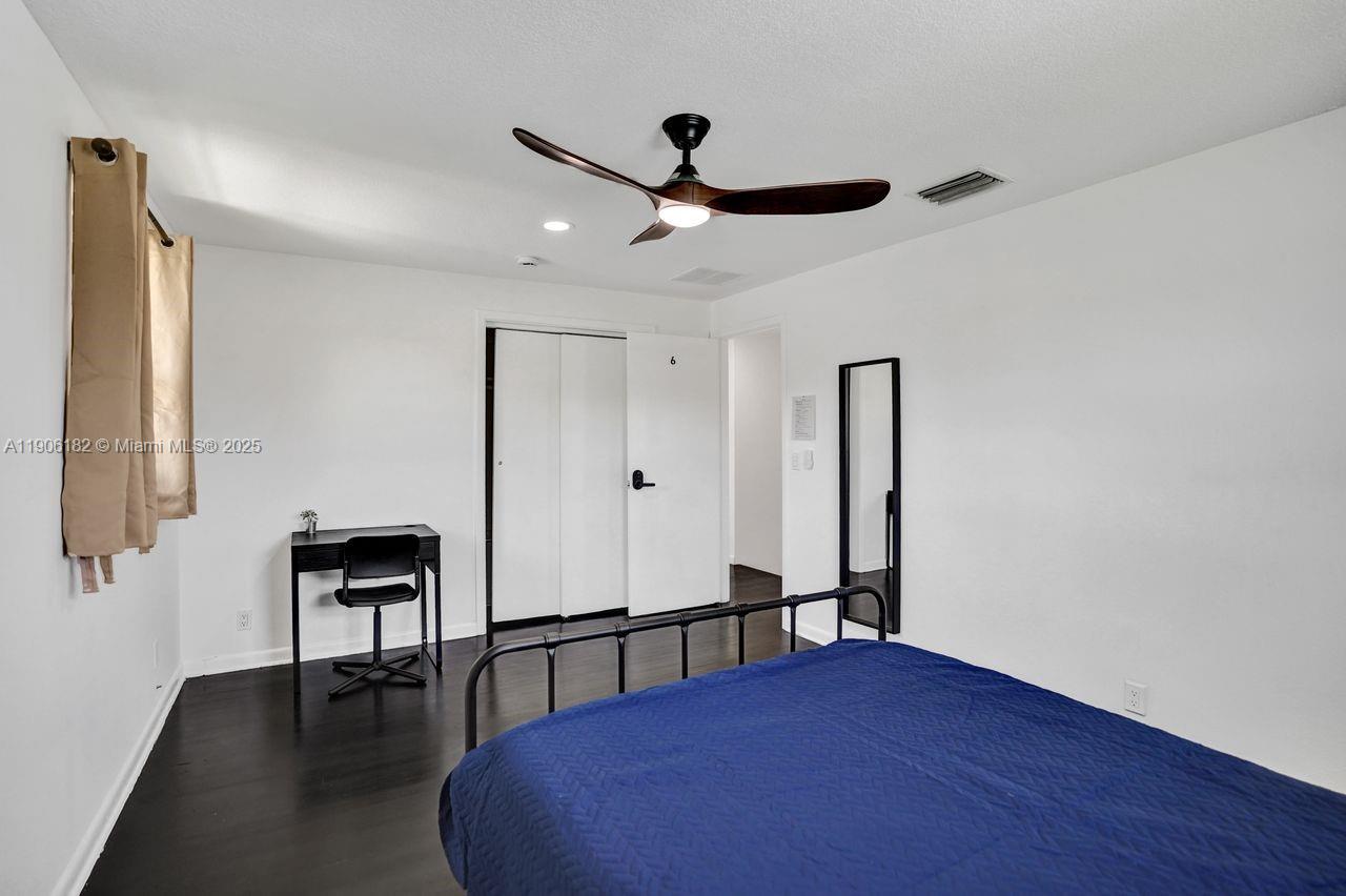 West Palm Beach, Florida, 33407, United States, 6 Bedrooms Bedrooms, ,5 BathroomsBathrooms,Residential,For Sale,1987925