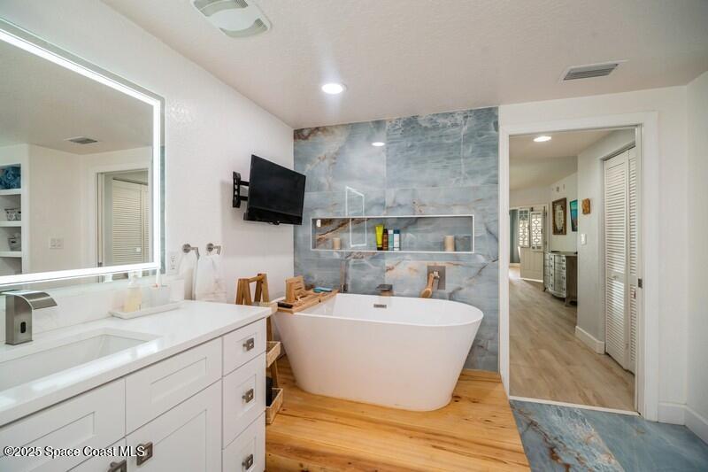 Cape Canaveral, Florida, 32920, United States, 3 Bedrooms Bedrooms, ,2 BathroomsBathrooms,Residential,For Sale,1942154